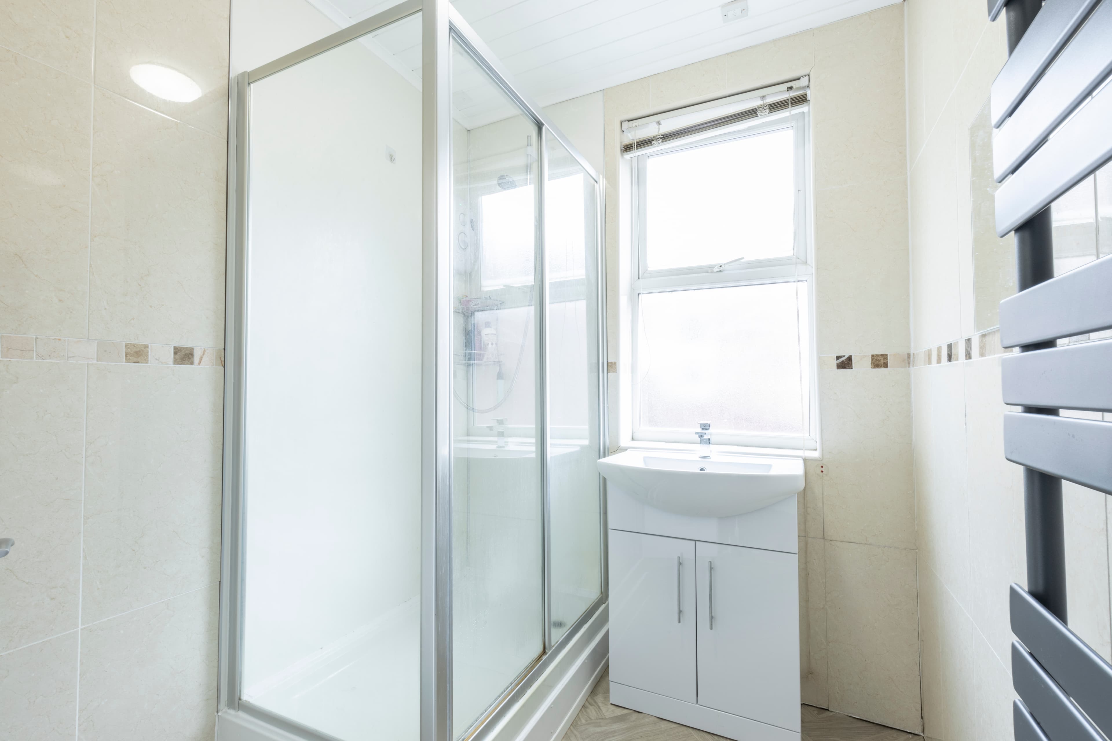 6 Bed House - Beresford Avenue thumbnail 5