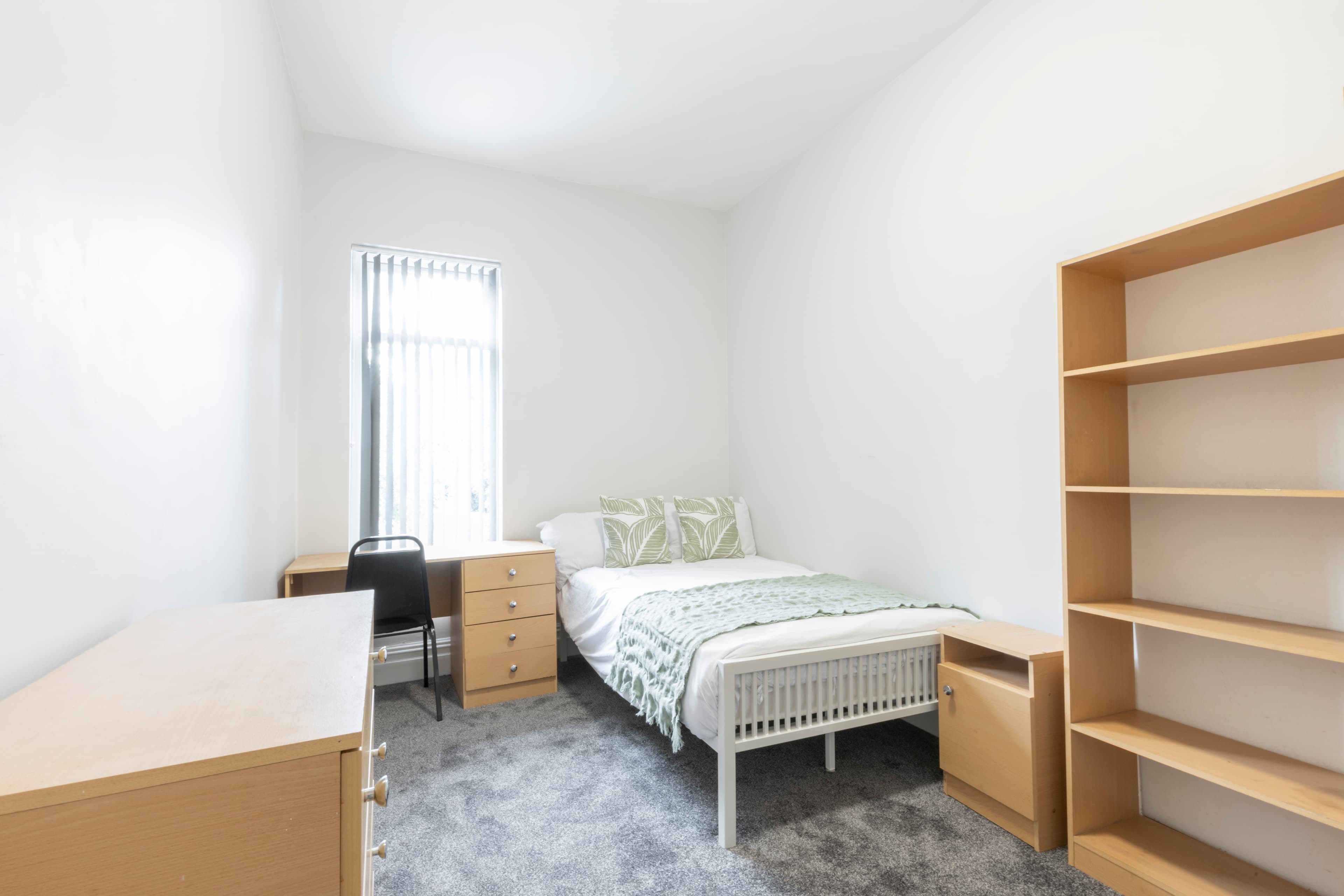 6 Bed House - Beresford Avenue thumbnail 7