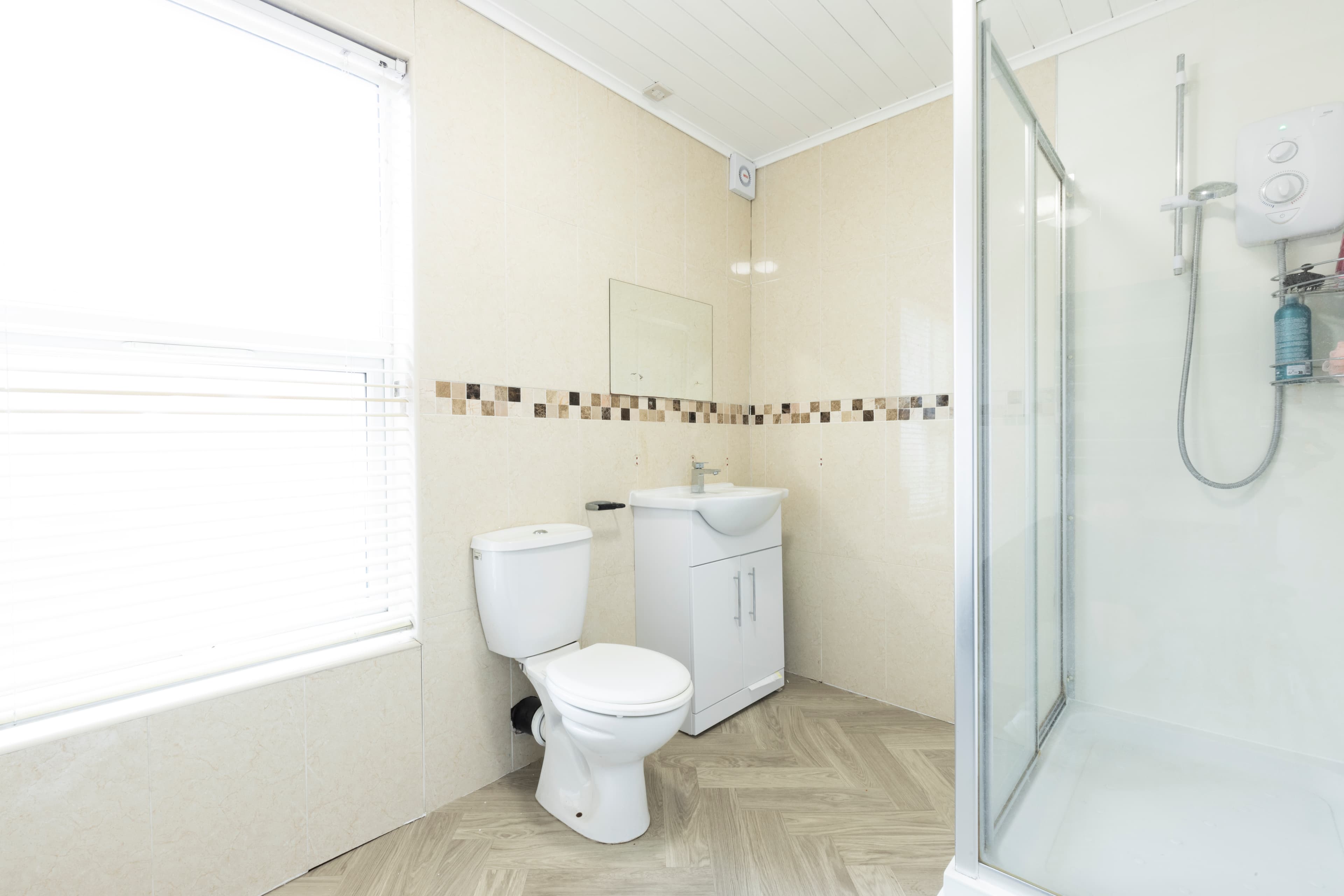 6 Bed House - Beresford Avenue thumbnail 8