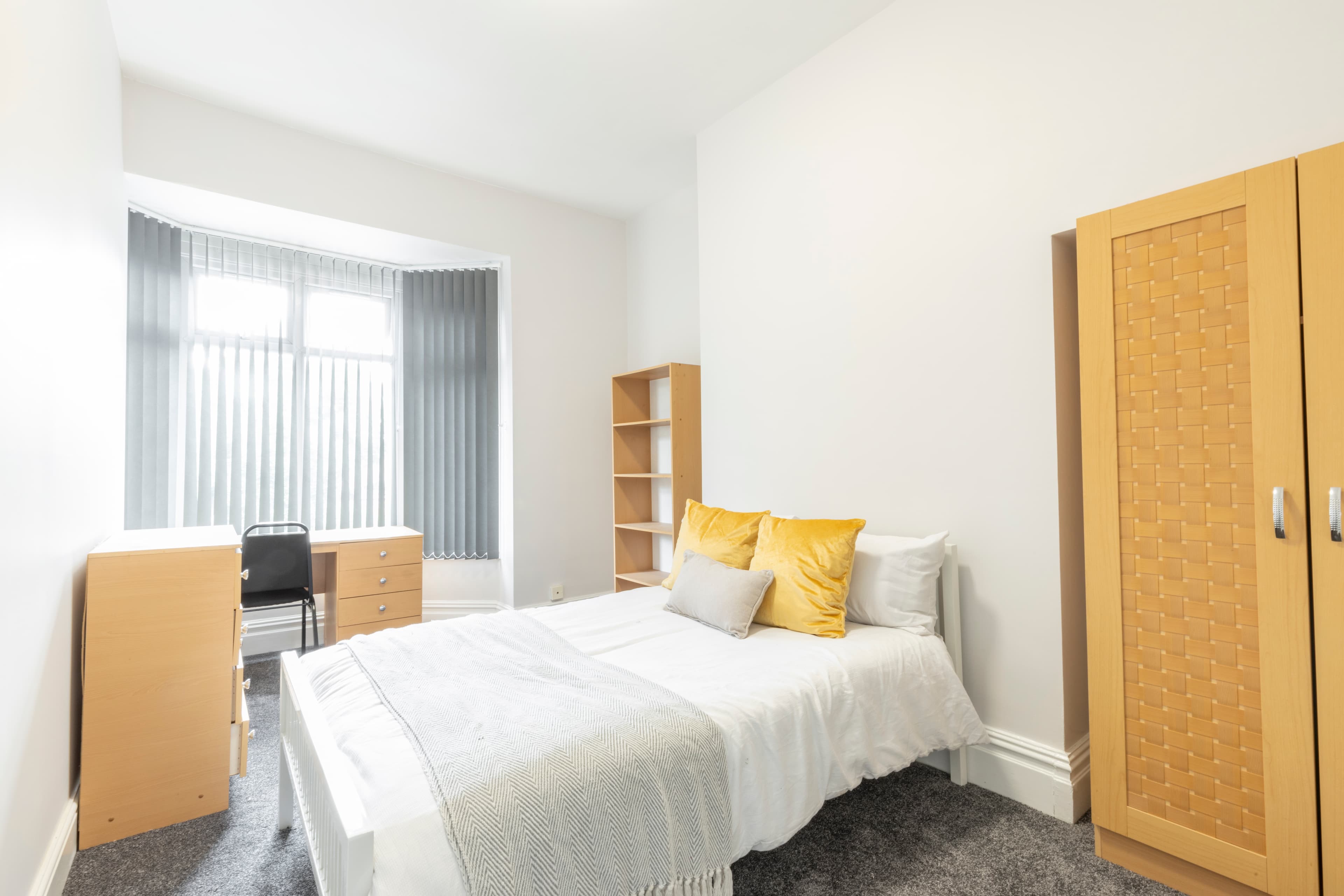 6 Bed House - Beresford Avenue thumbnail 9