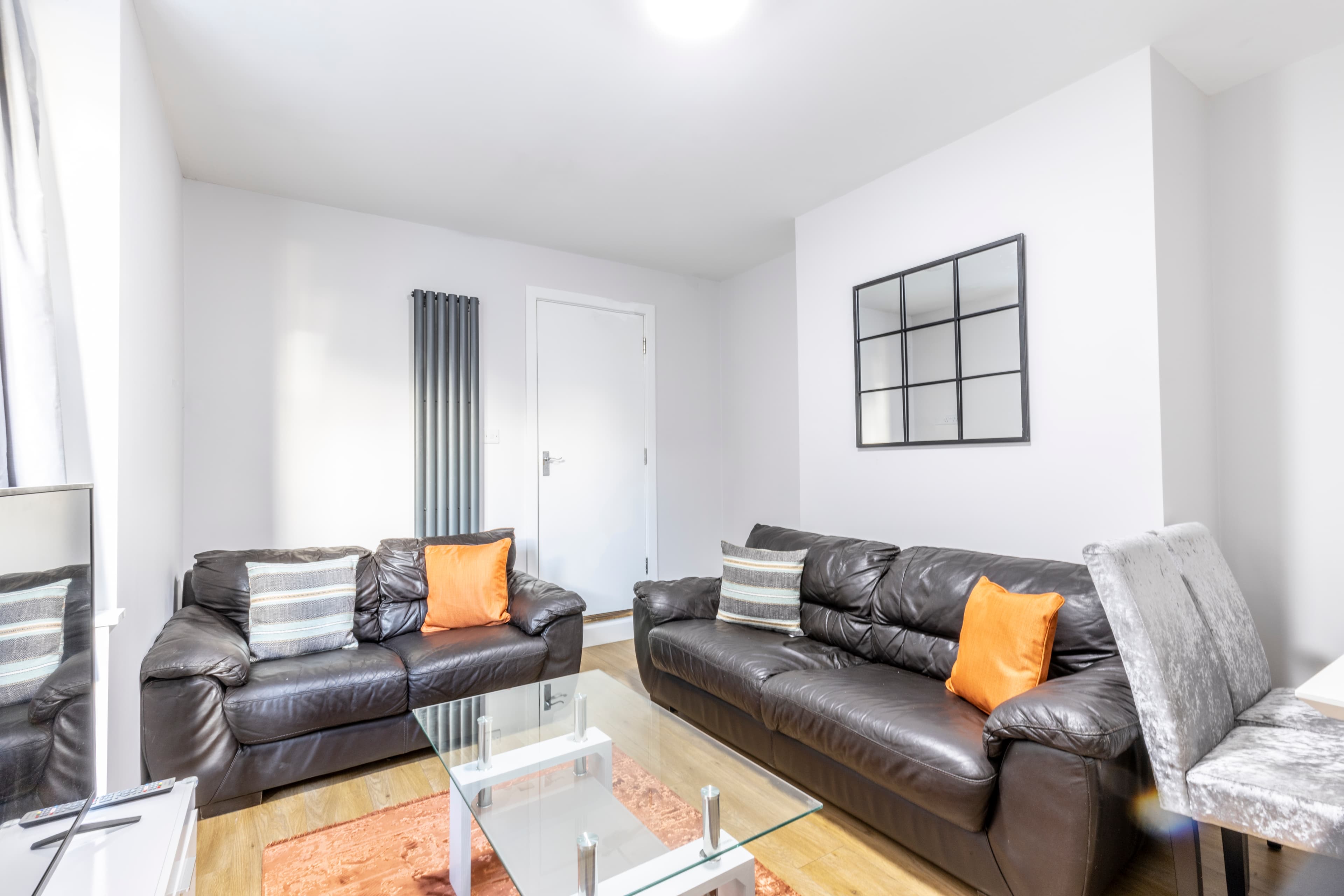 5 Bed House - Beresford Avenue thumbnail 3