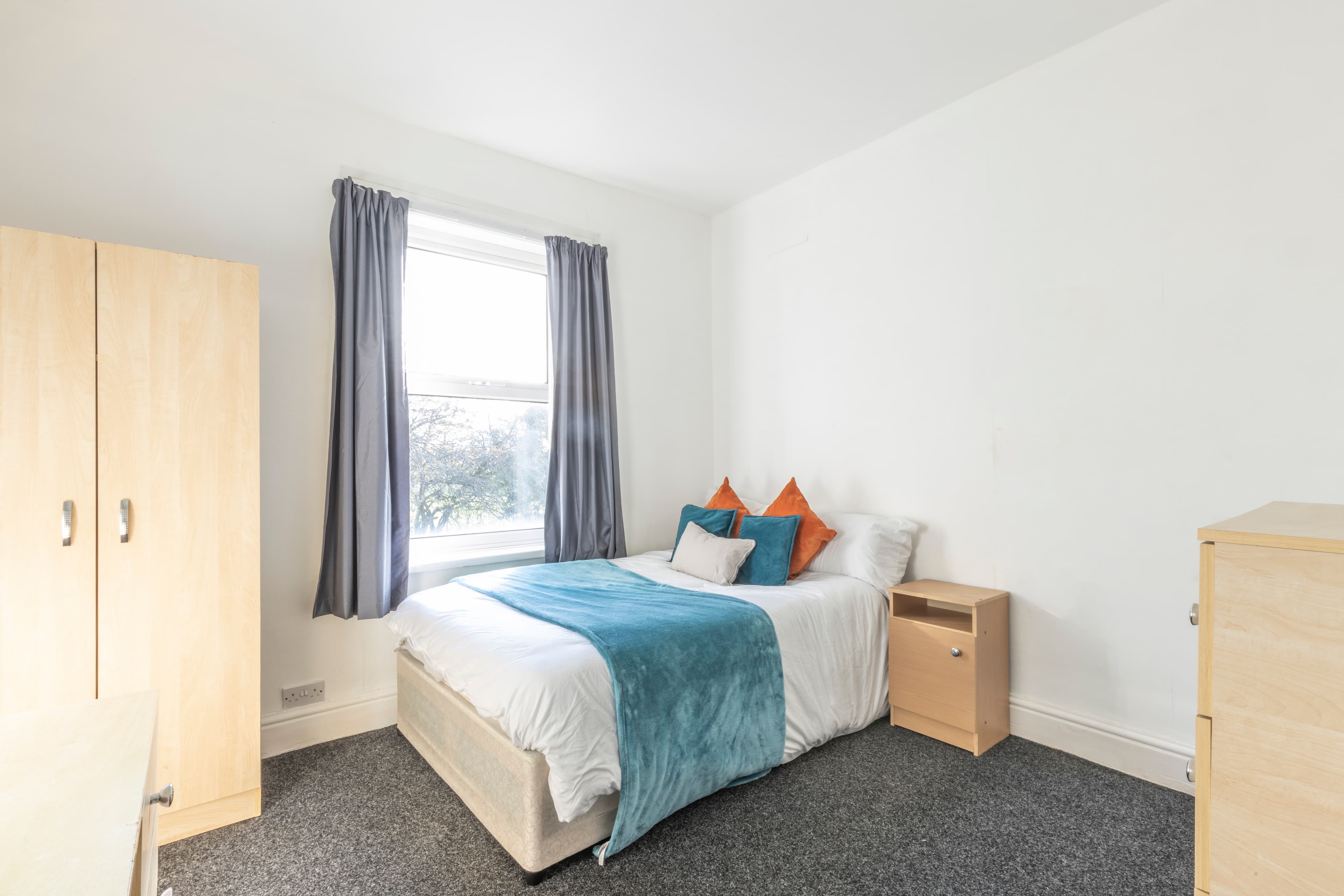 5 Bed House - Beresford Avenue thumbnail 5