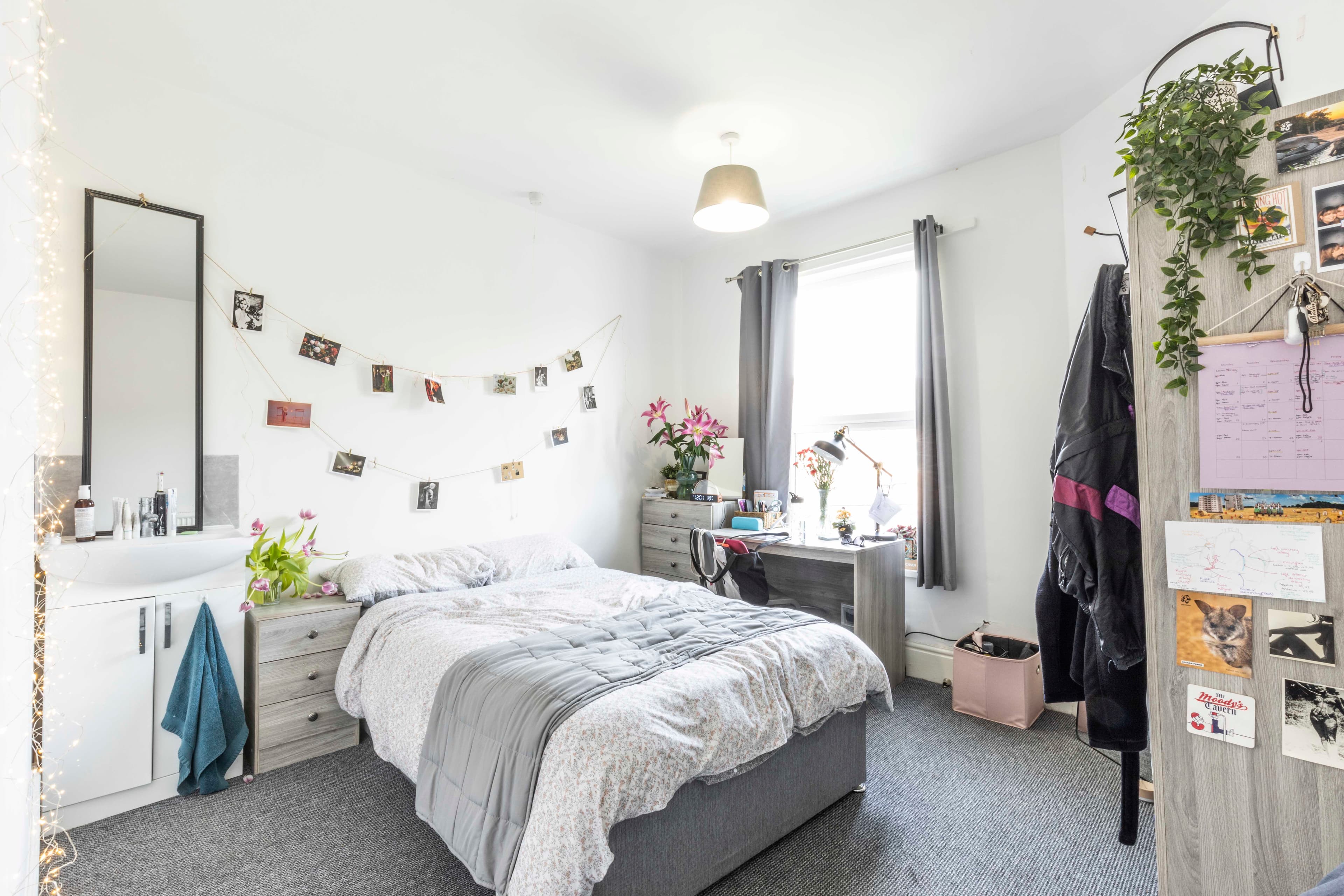 5 Bed House - Beresford Avenue thumbnail 3