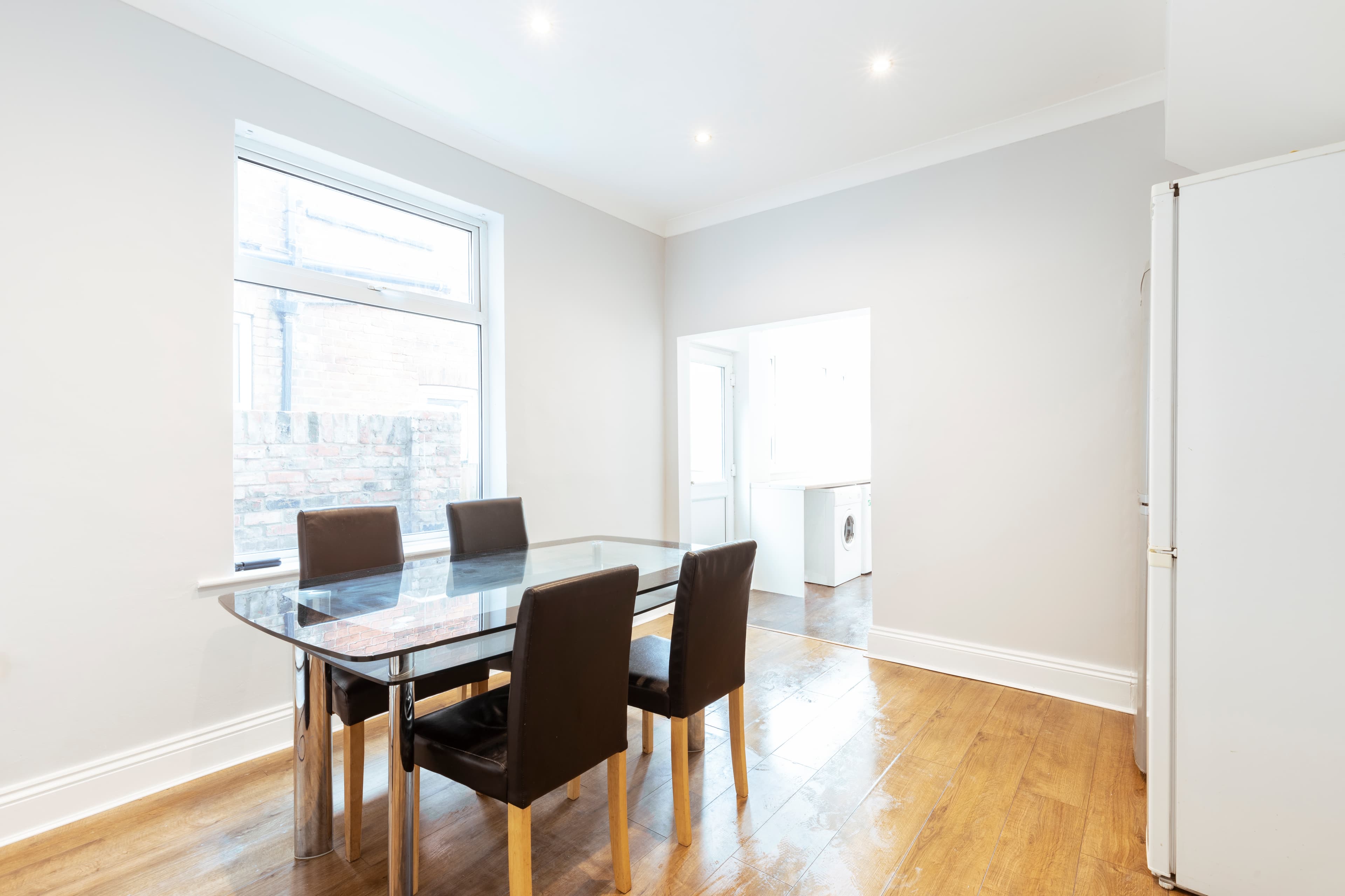 5 Bed House - Beresford Avenue thumbnail 3