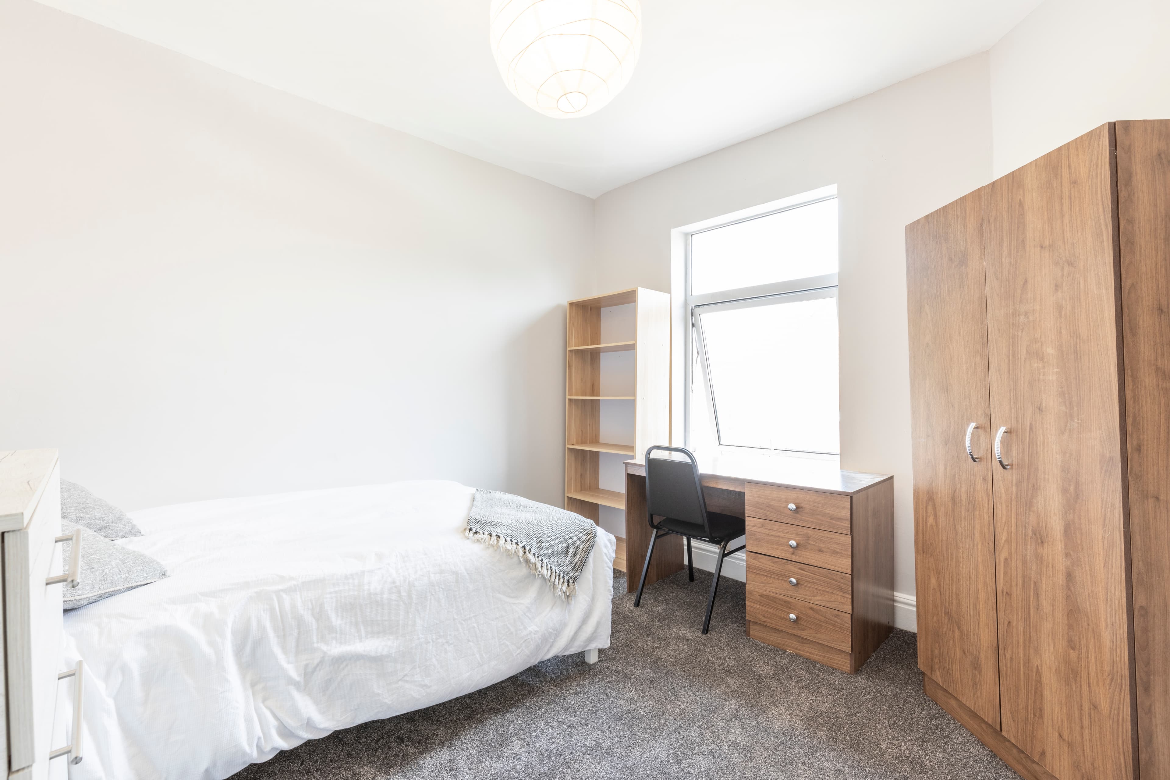 5 Bed House - Beresford Avenue thumbnail 5