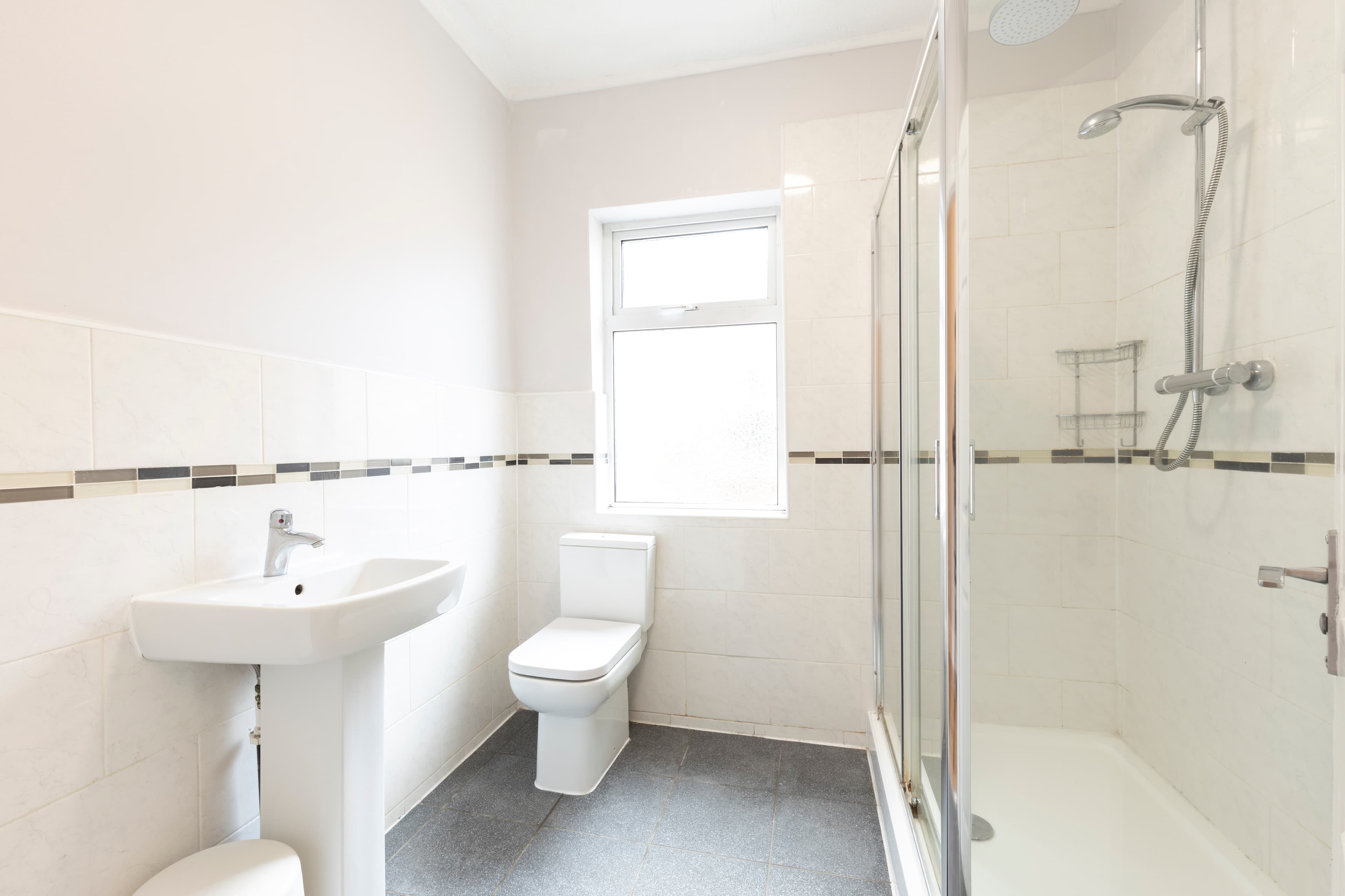 5 Bed House - Beresford Avenue thumbnail 6