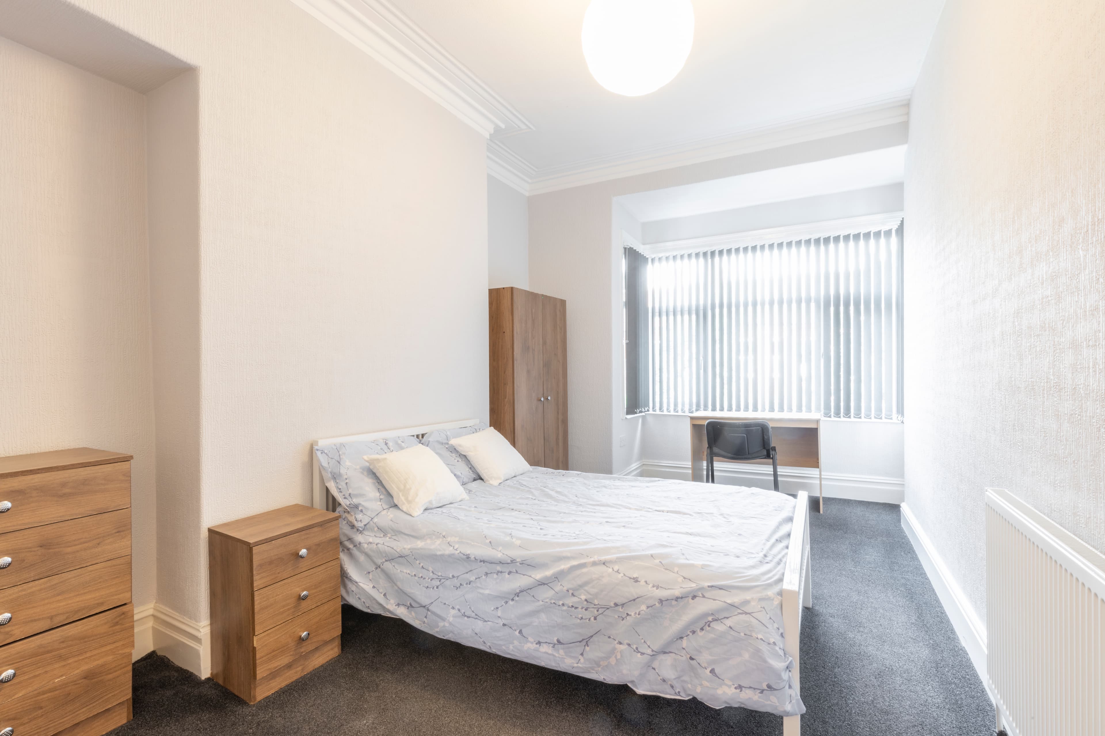 5 Bed House - Beresford Avenue thumbnail 8