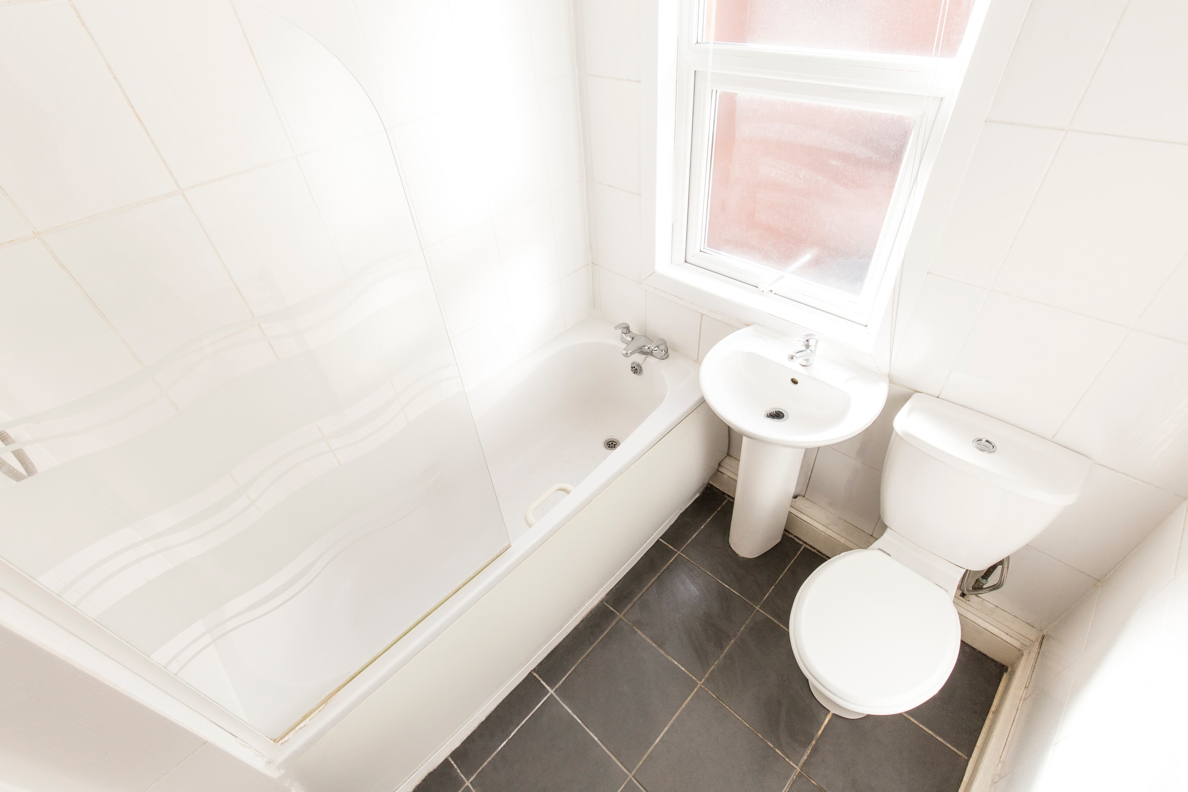 5 Bed House - Beresford Avenue thumbnail 11