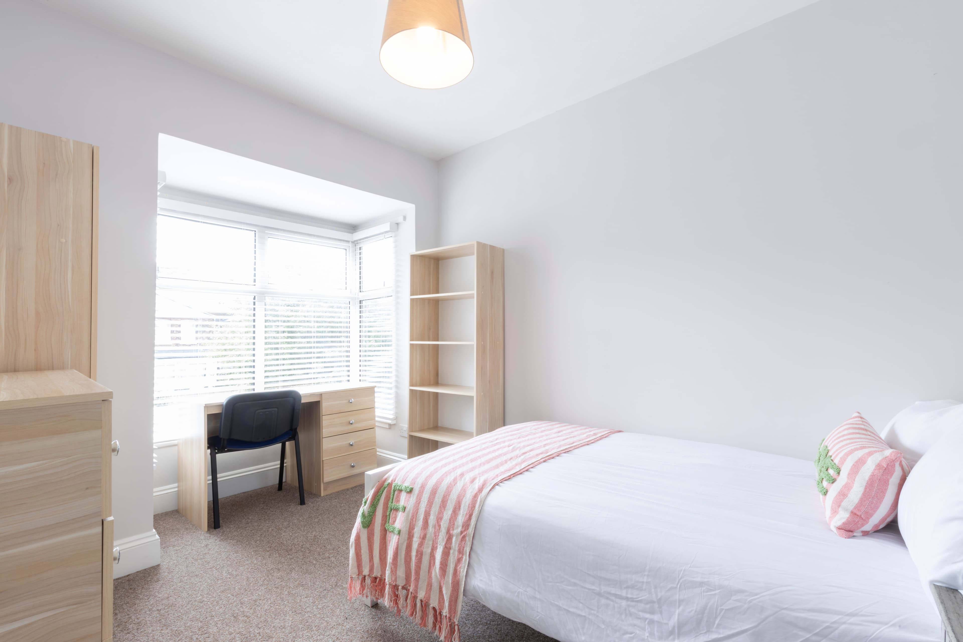 4 Bed House - Heathcote Street thumbnail 8