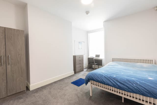 5 Bed House - Heathcote Street thumbnail 5