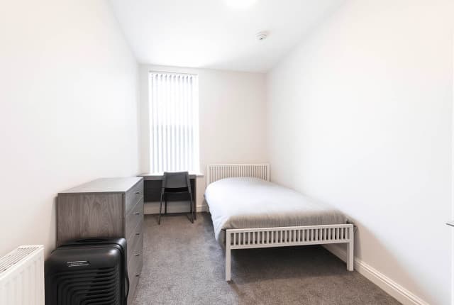 5 Bed House - Heathcote Street thumbnail 8