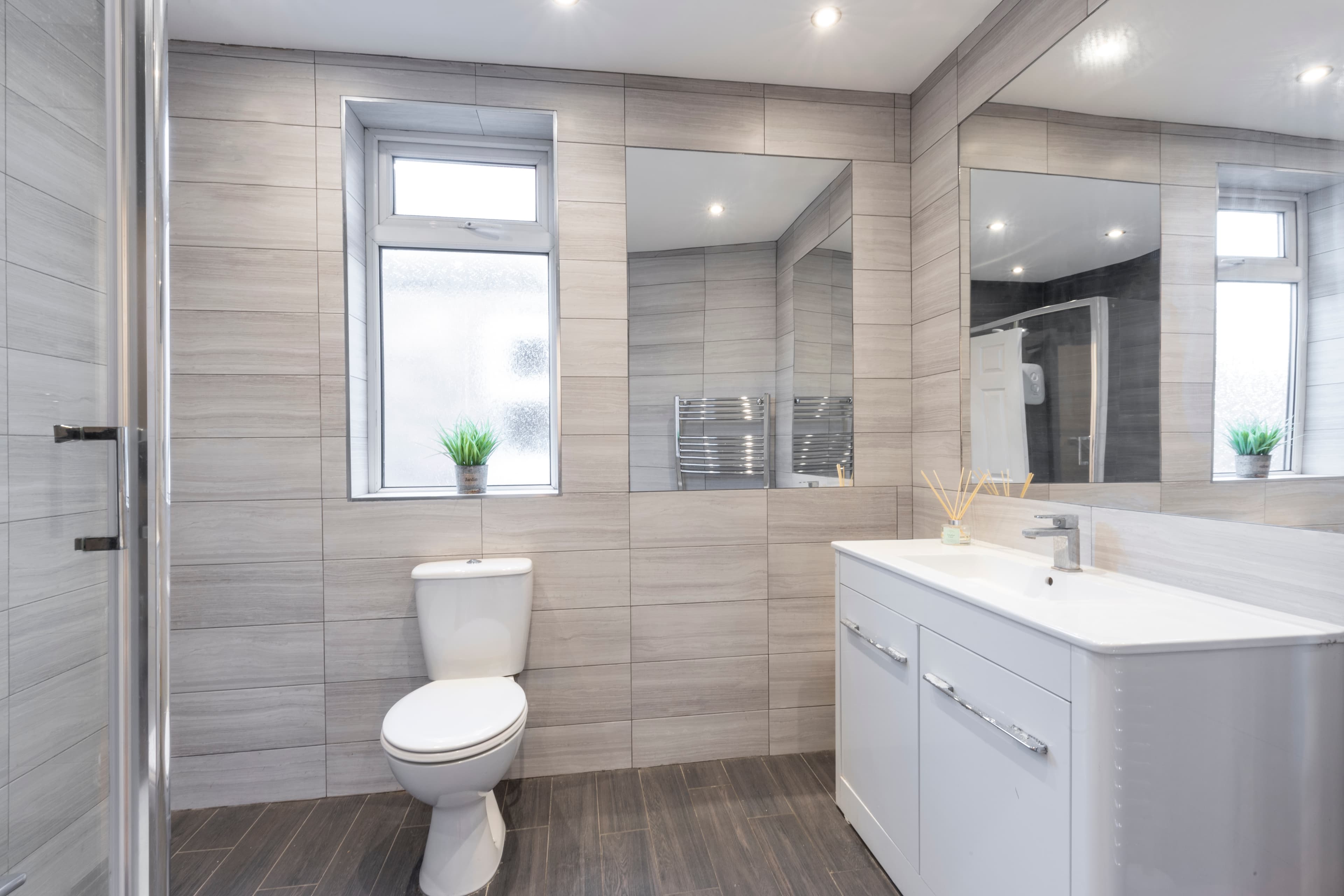 5 Bed House - Heathcote Street thumbnail 6