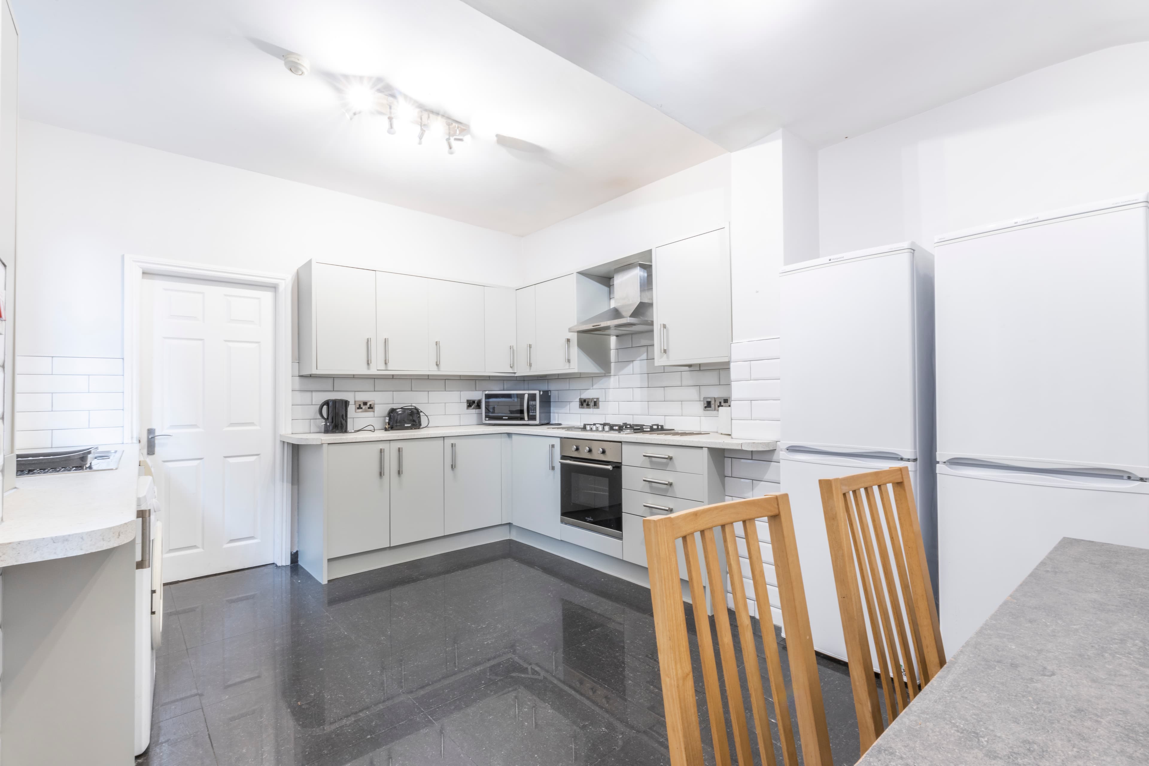 5 Bed House - Heathcote Street thumbnail 2