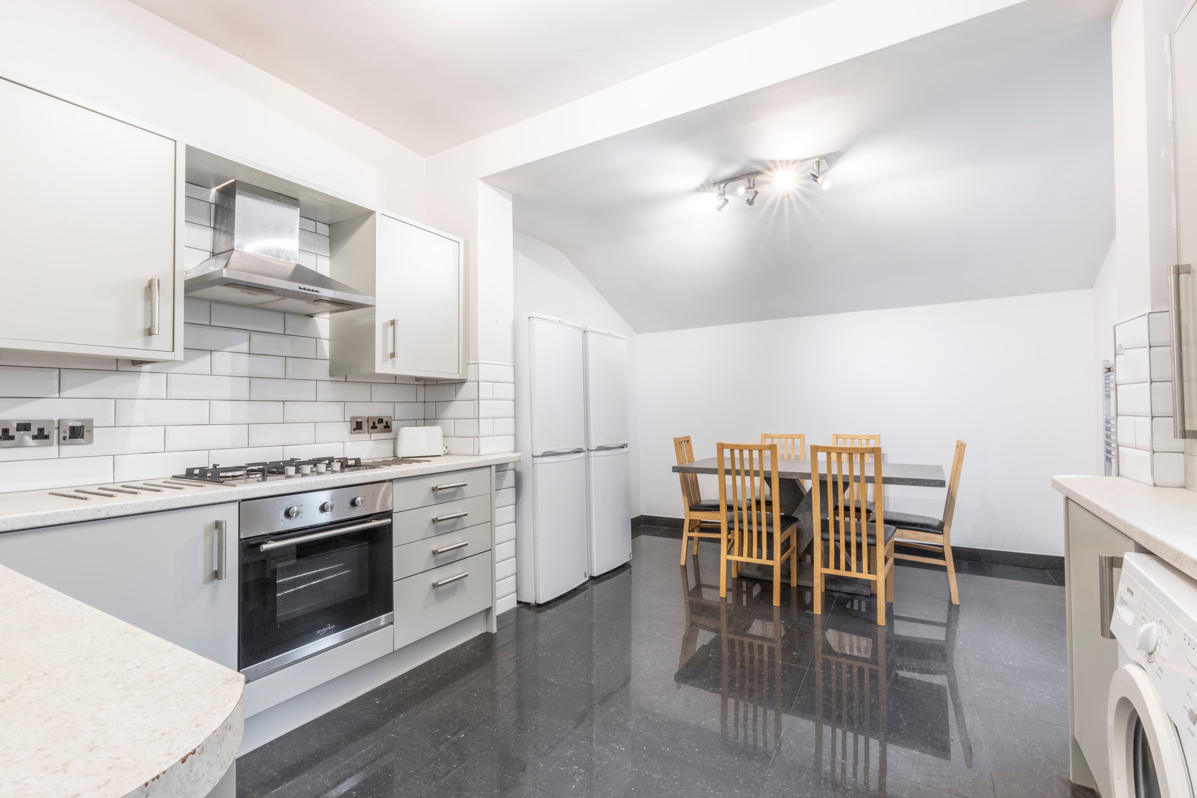 5 Bed House - Heathcote Street thumbnail 3