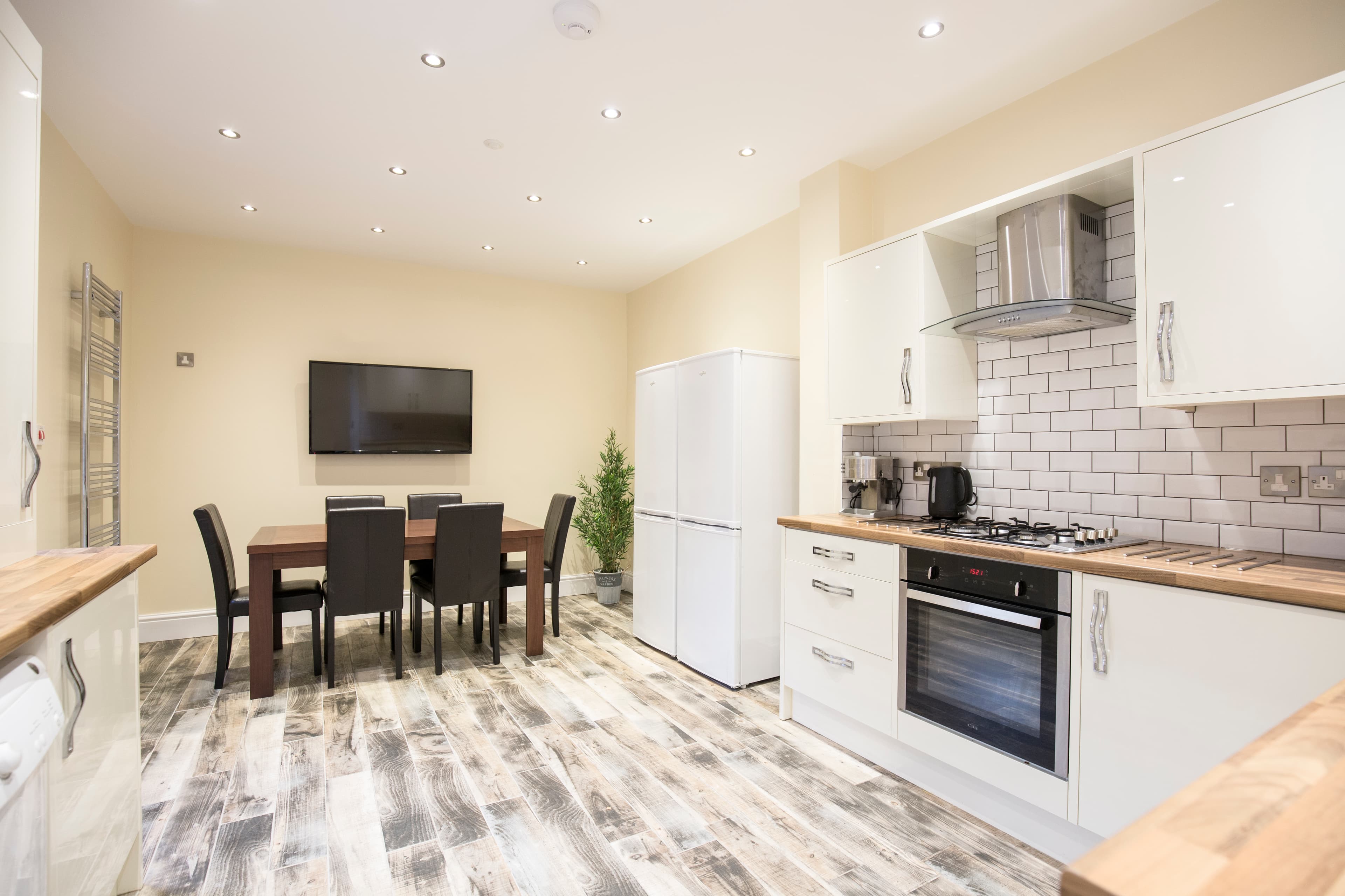 5 Bed House - Heathcote Street photo 1