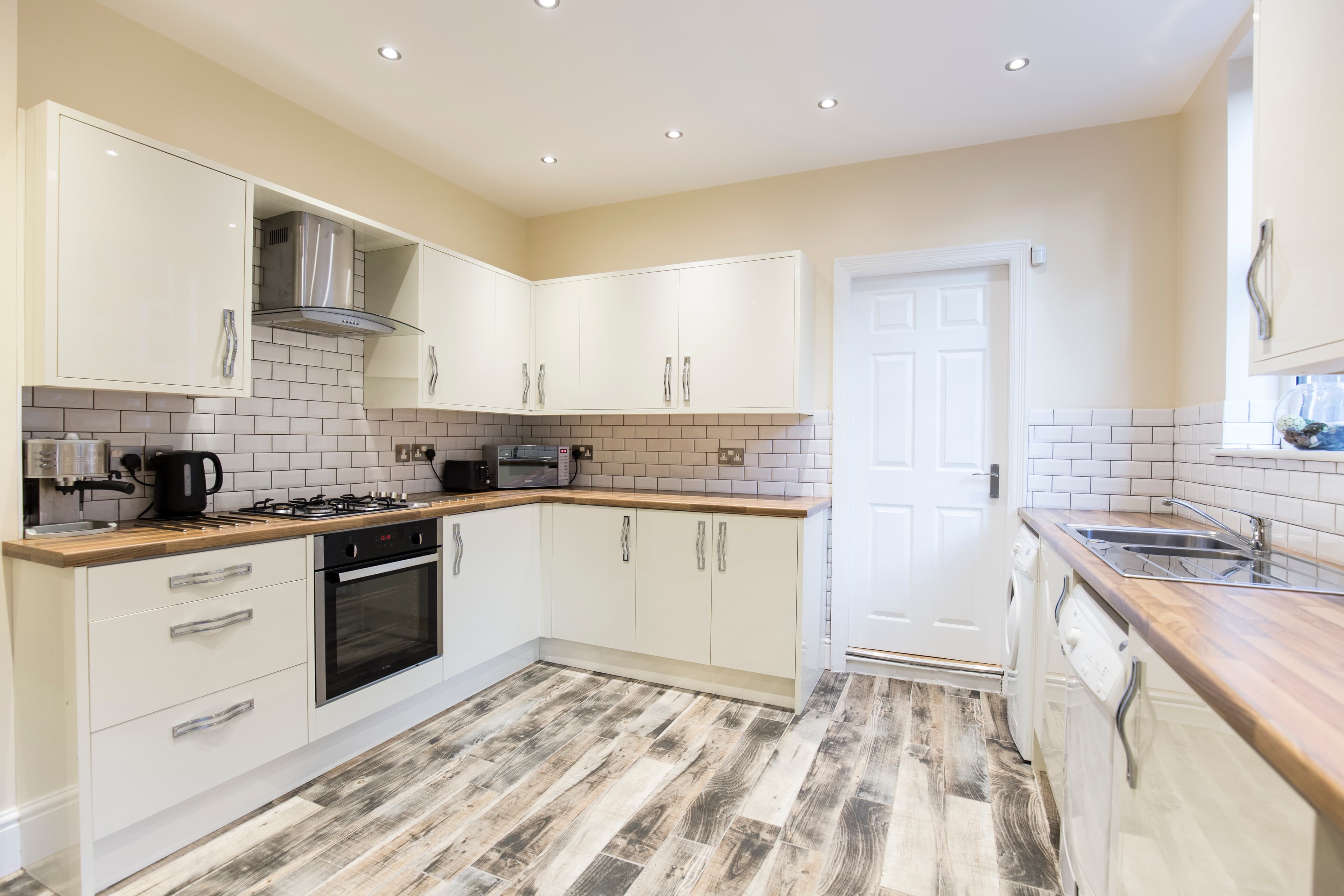 5 Bed House - Heathcote Street thumbnail 2