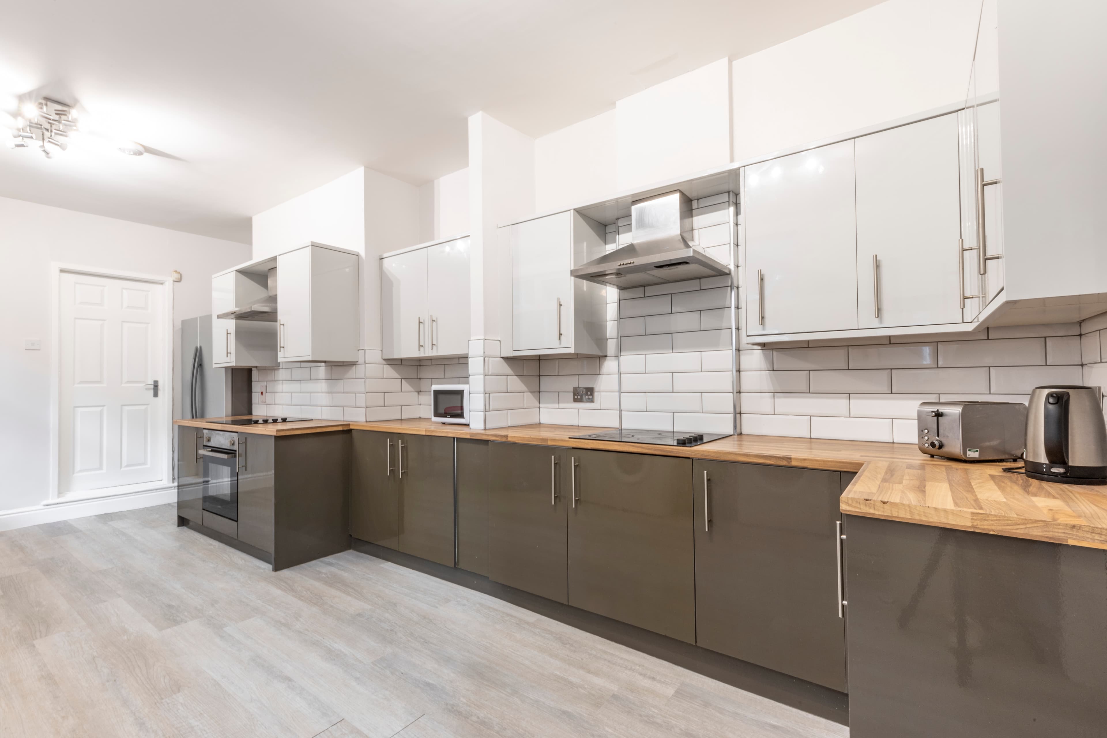 5 Bed House - Heathcote Street thumbnail 2