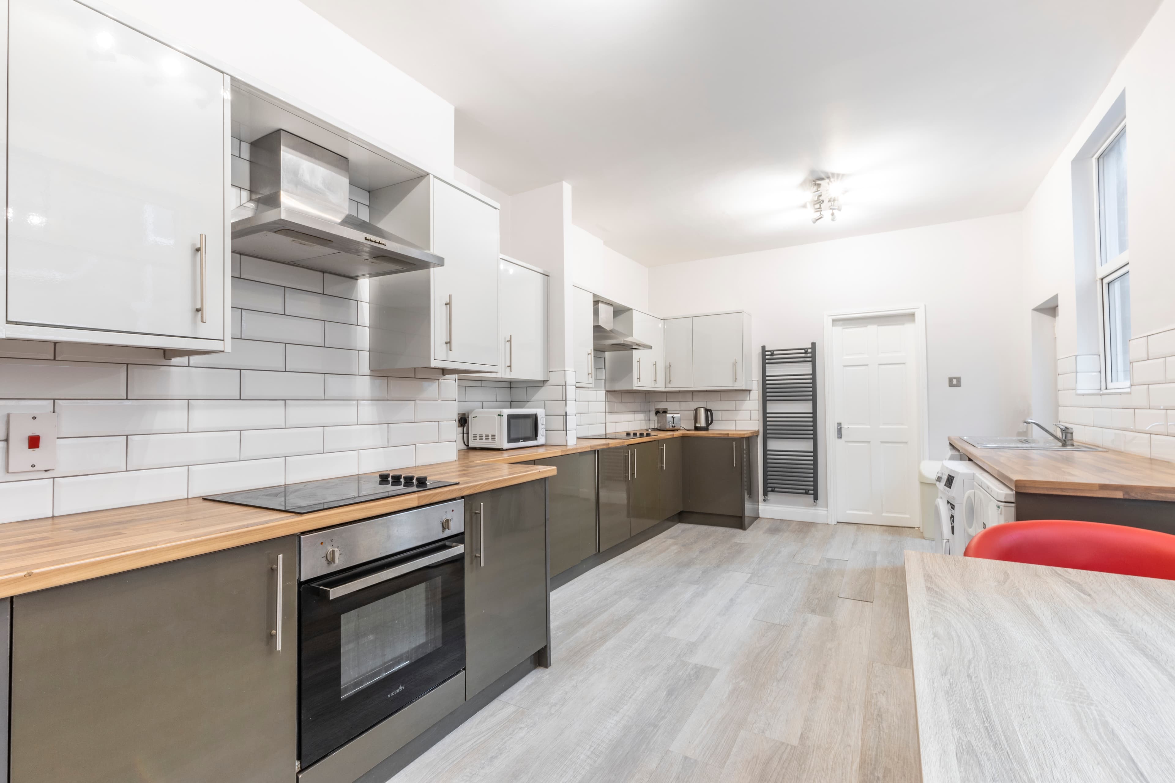 5 Bed House - Heathcote Street thumbnail 3