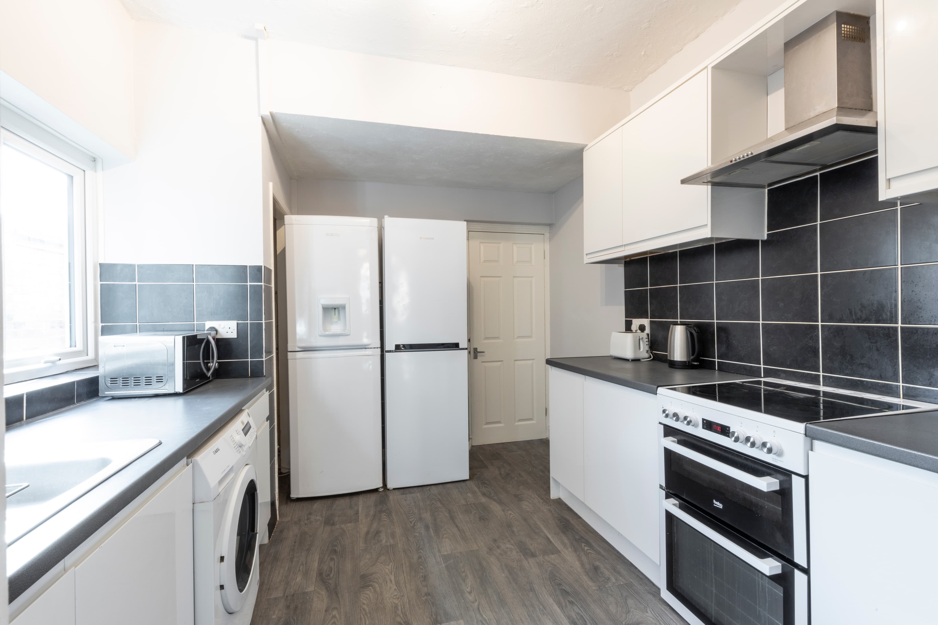 5 Bed House - Heathcote Street thumbnail 2