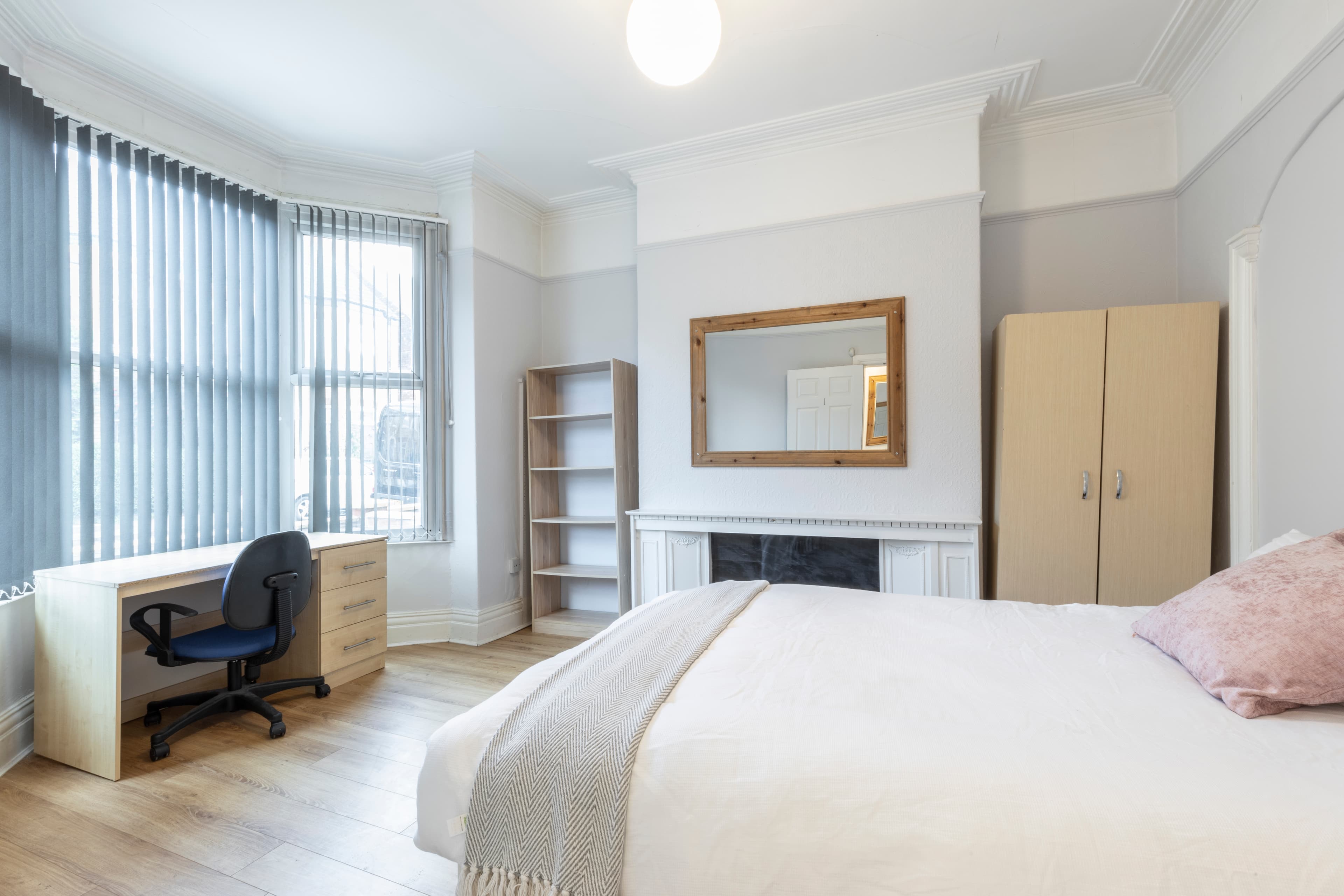 5 Bed House - Heathcote Street thumbnail 3