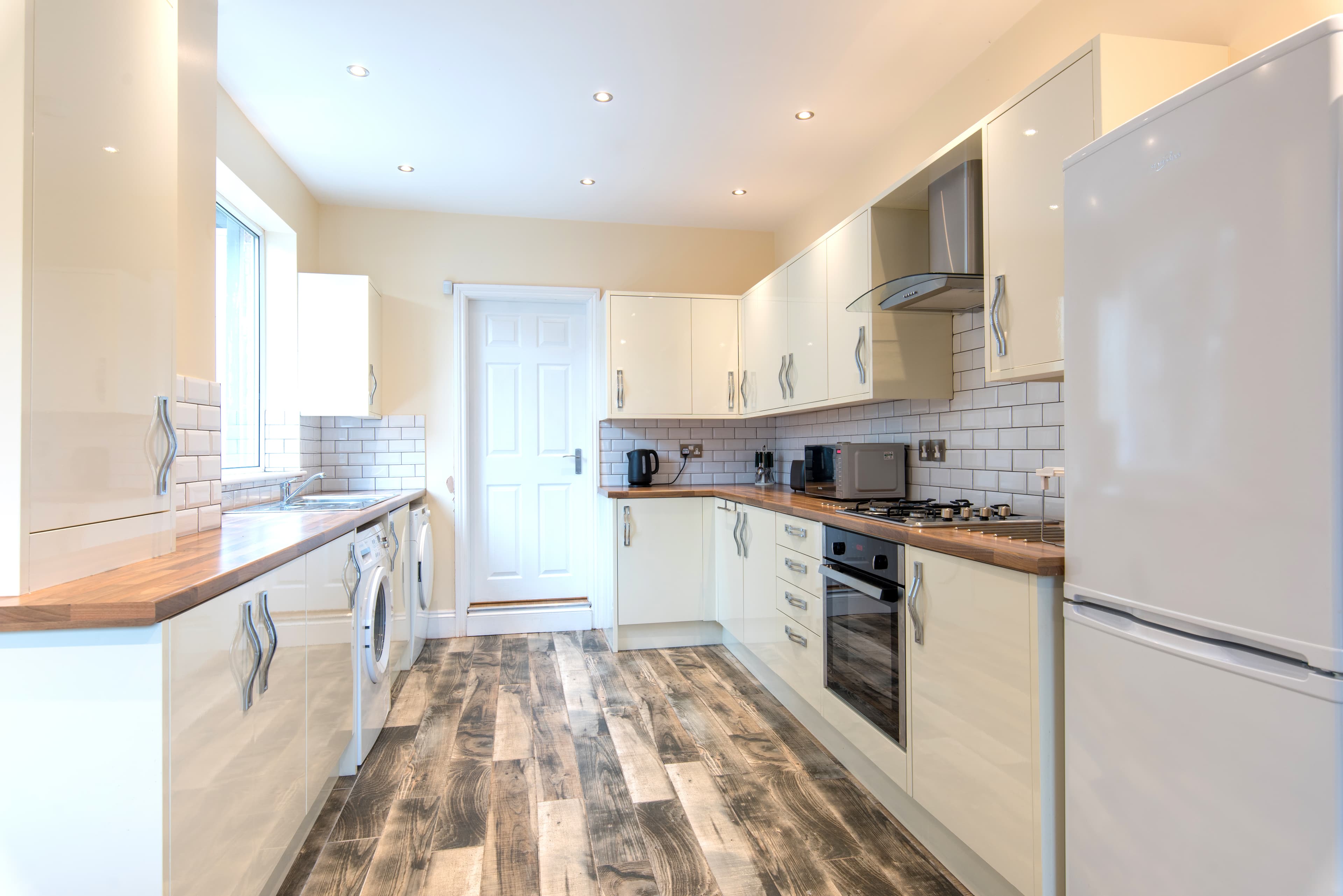 5 Bed House - Heathcote Street photo 1