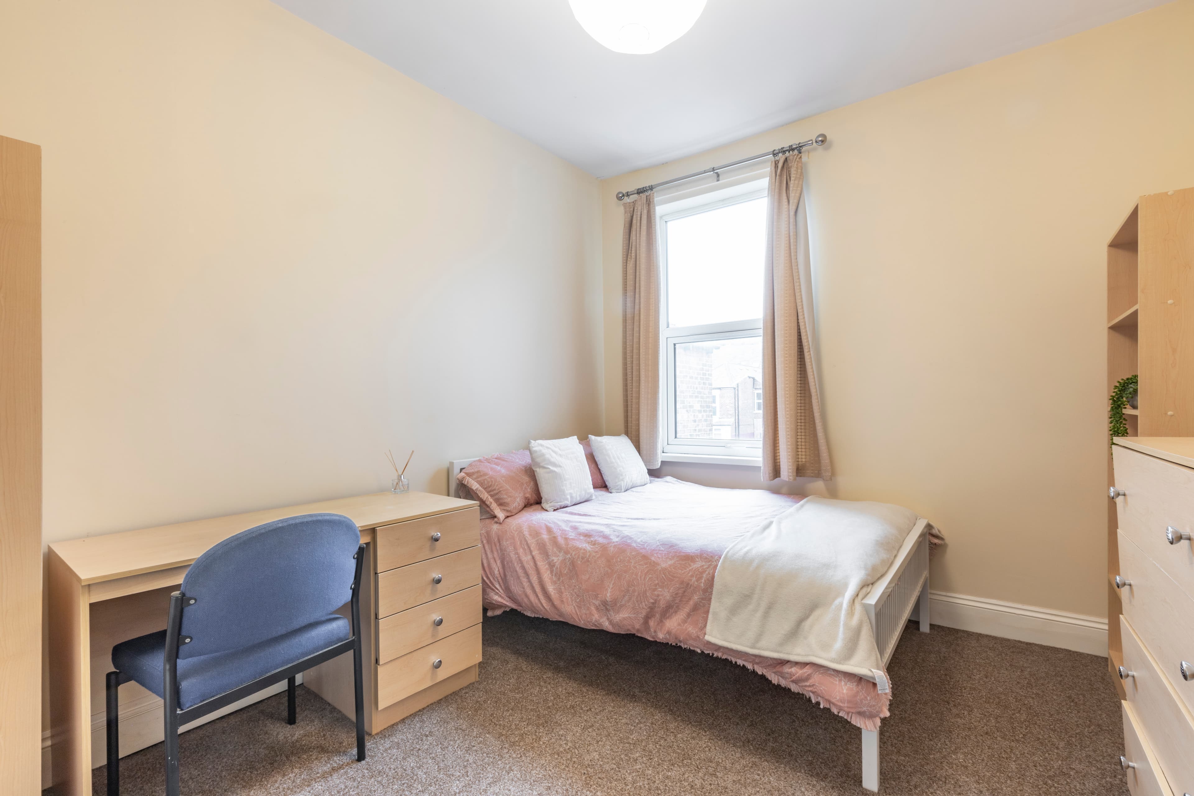 5 Bed House - Heathcote Street thumbnail 9