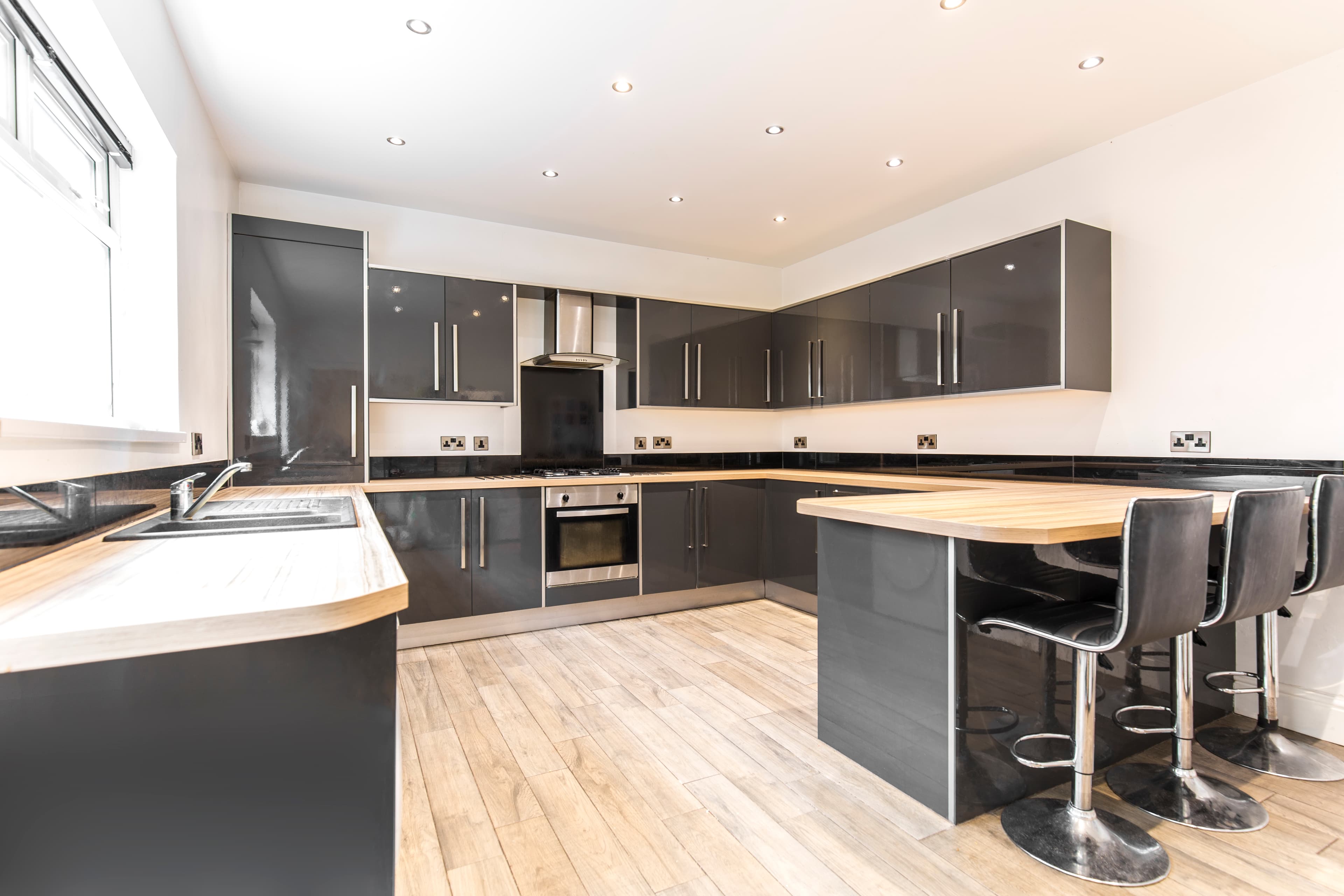 6 Bed House - Heathcote Street thumbnail 2