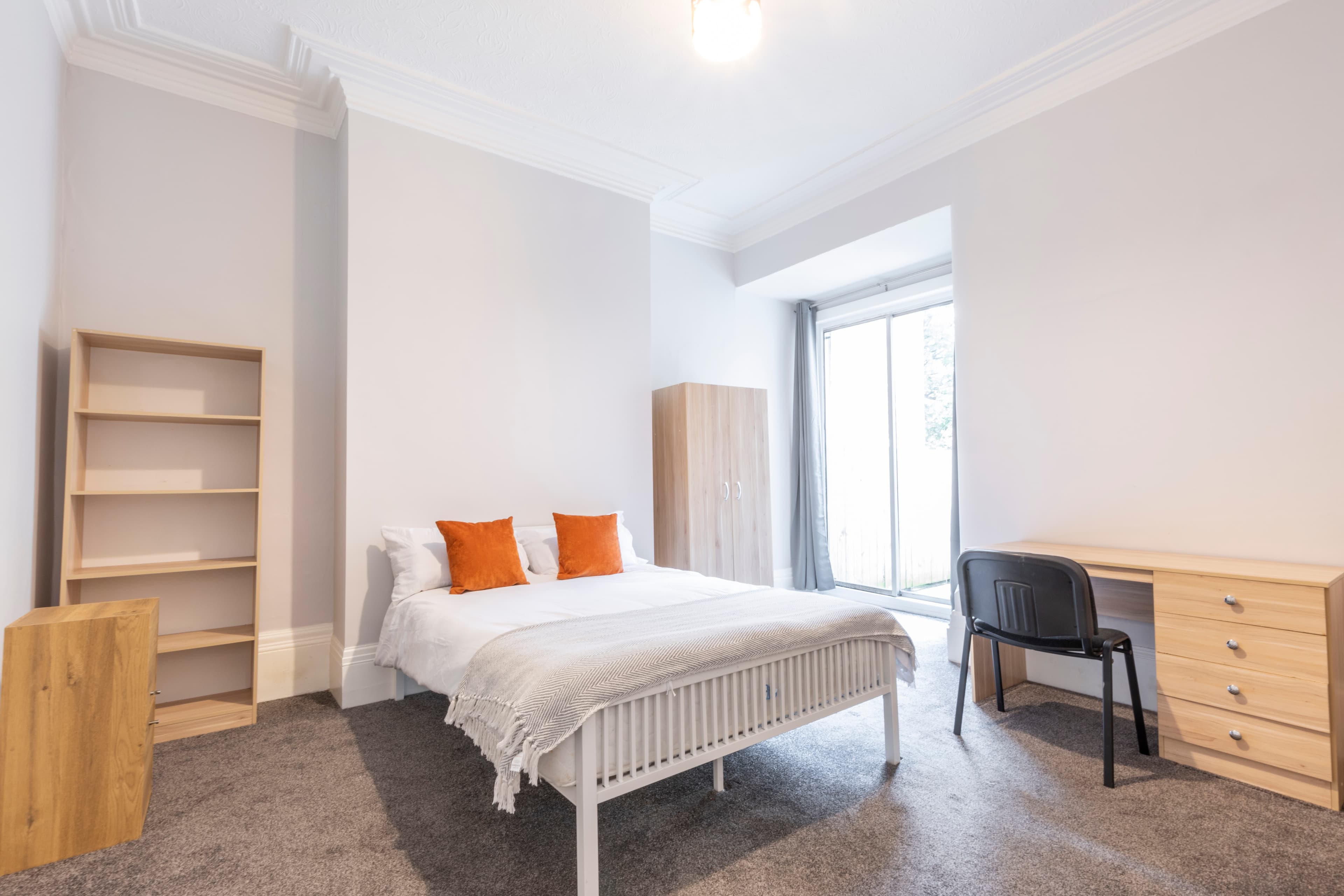 6 Bed House - Heathcote Street thumbnail 4