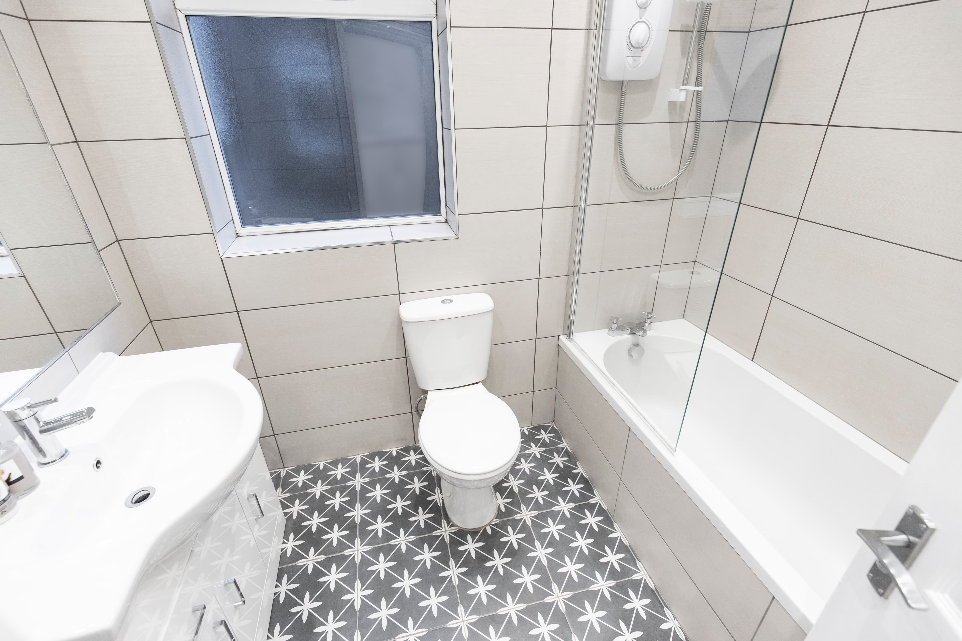 6 Bed House - Heathcote Street thumbnail 10