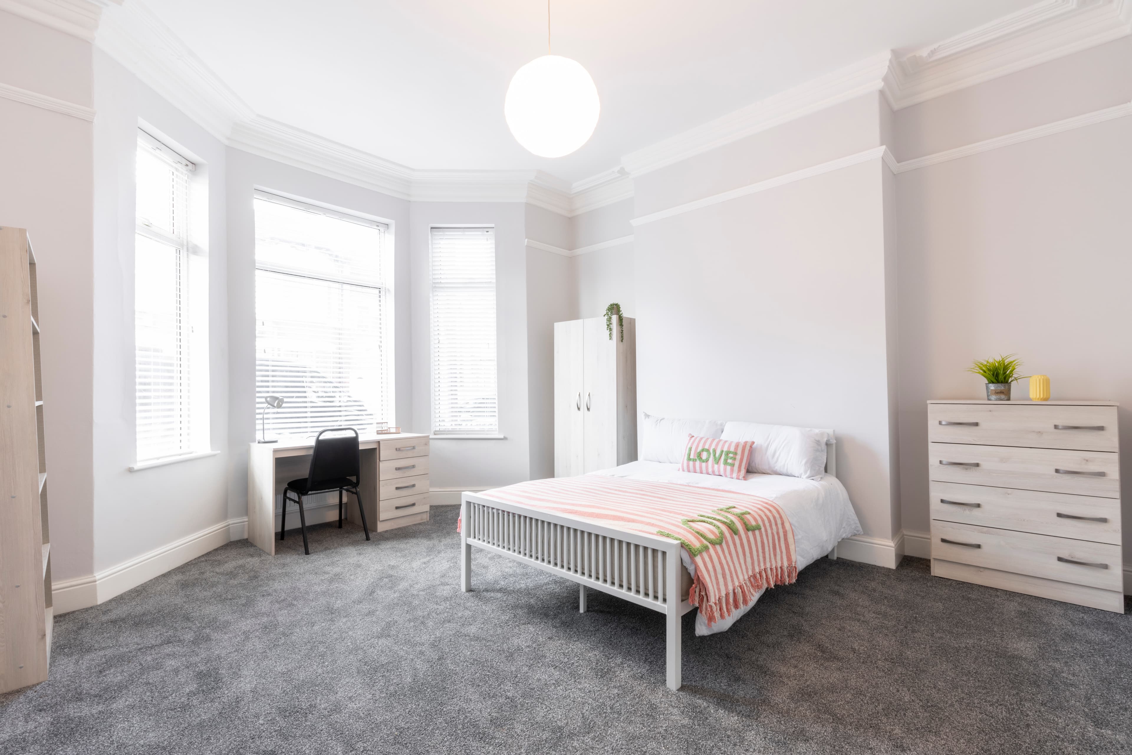 7 Bed House - Heathcote Street thumbnail 3