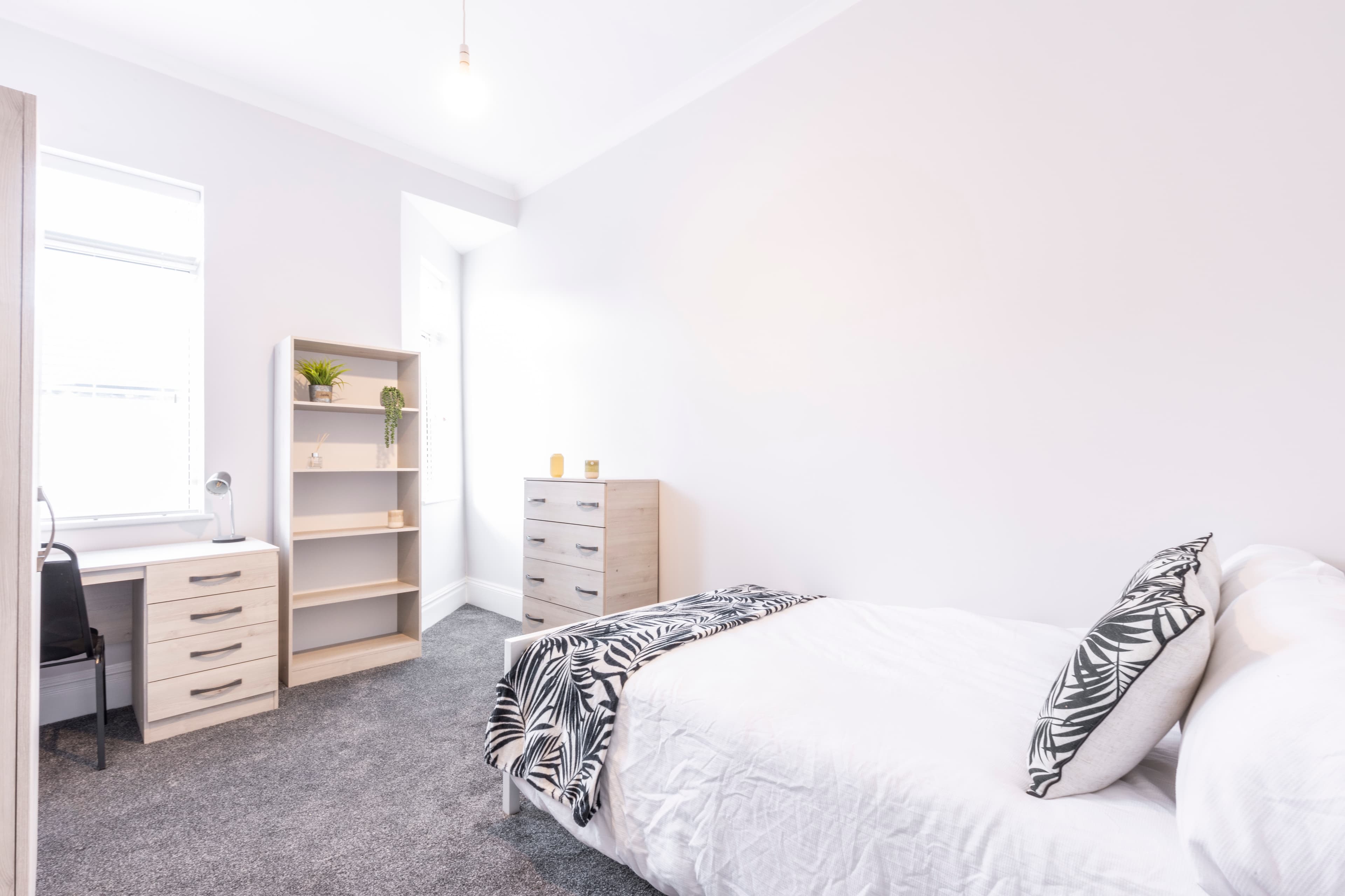 7 Bed House - Heathcote Street thumbnail 8