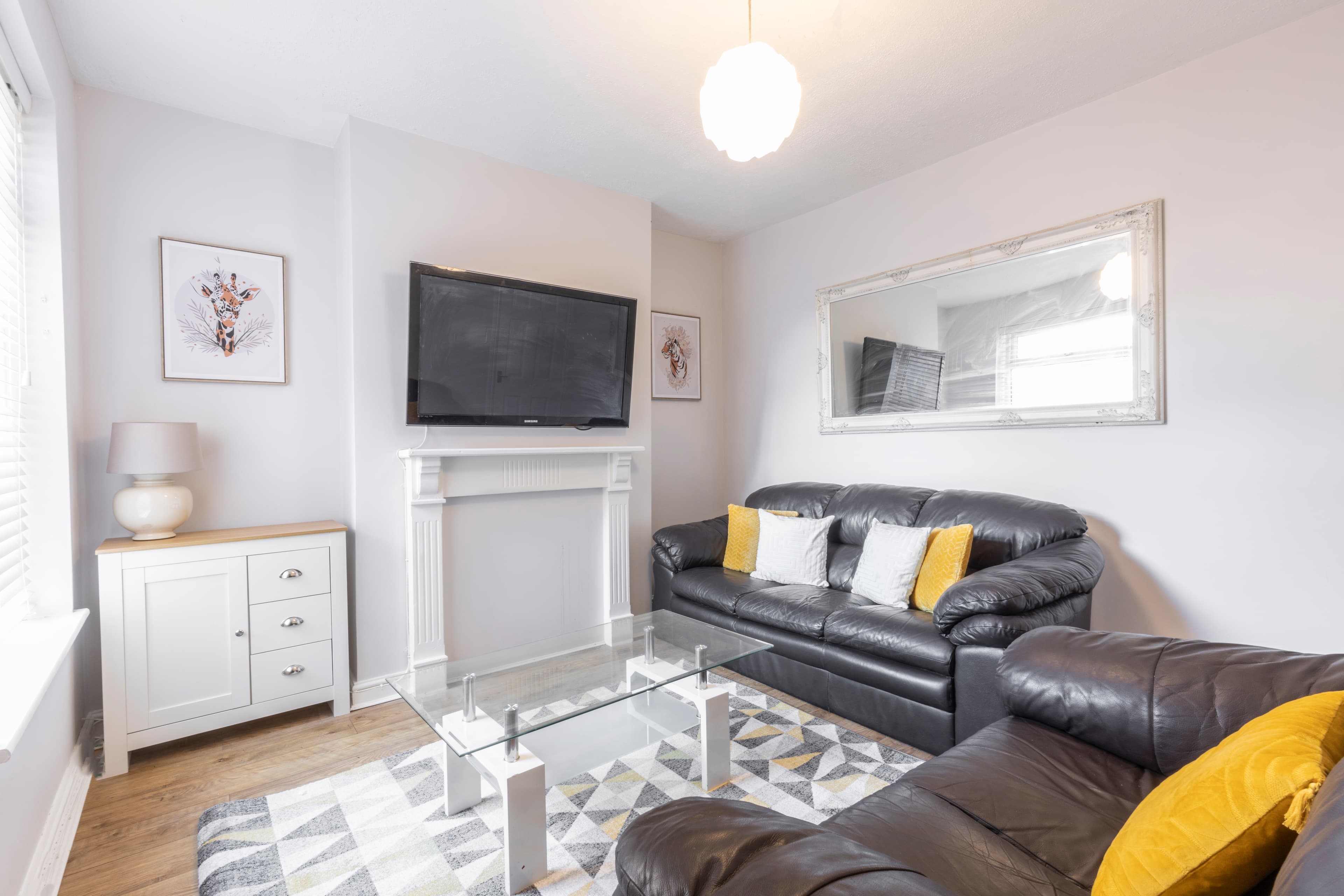 4 Bed House - Exmouth Street thumbnail 2