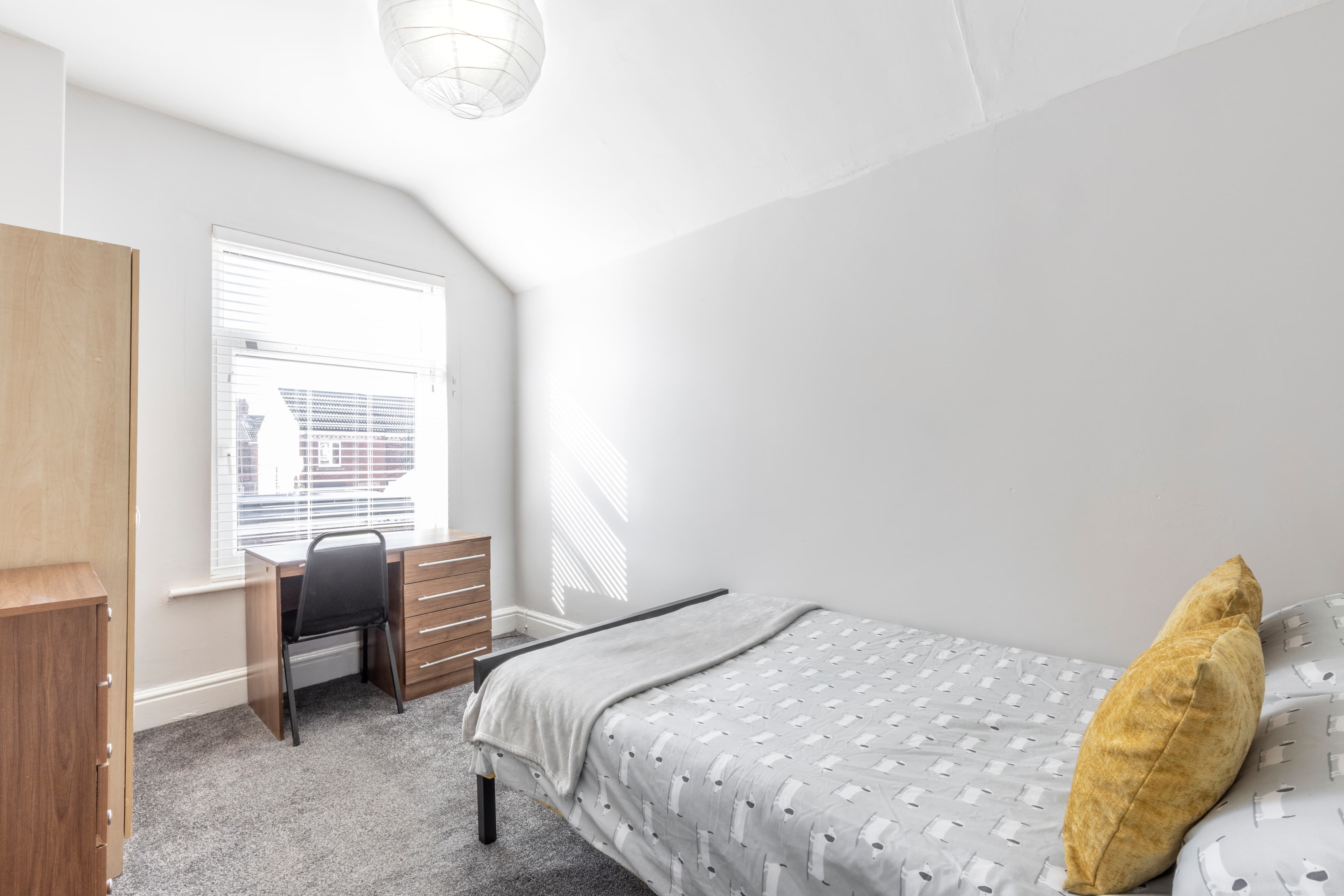 4 Bed House - Exmouth Street thumbnail 4