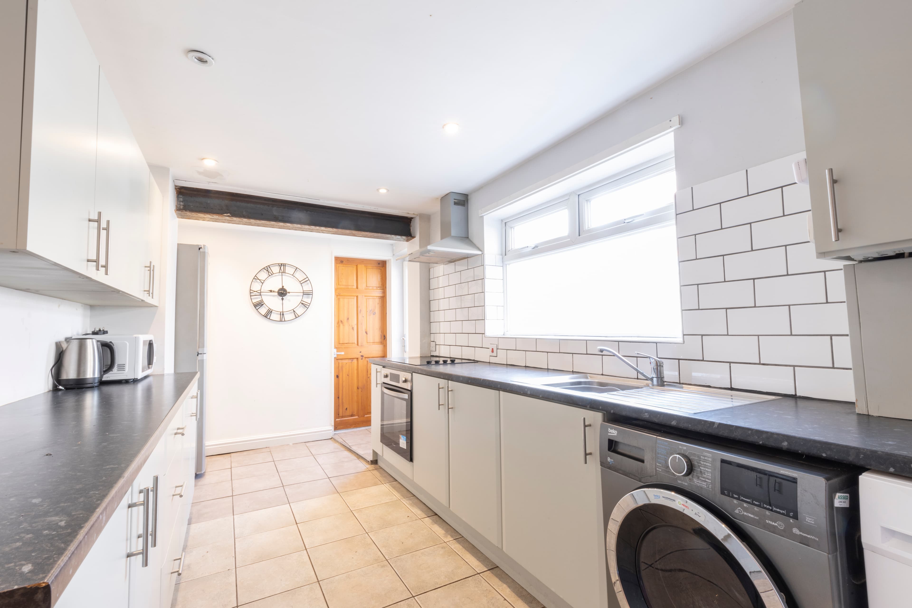 4 Bed House - Exmouth Street photo 1