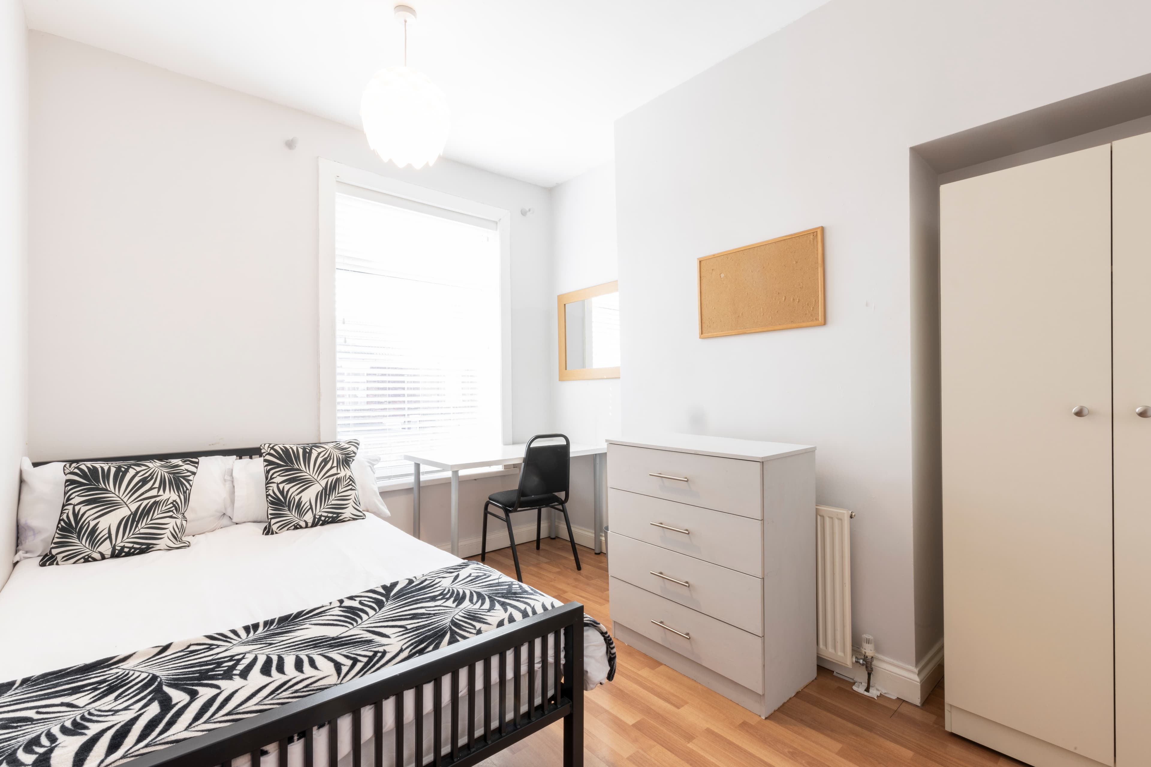 4 Bed House - Exmouth Street thumbnail 5