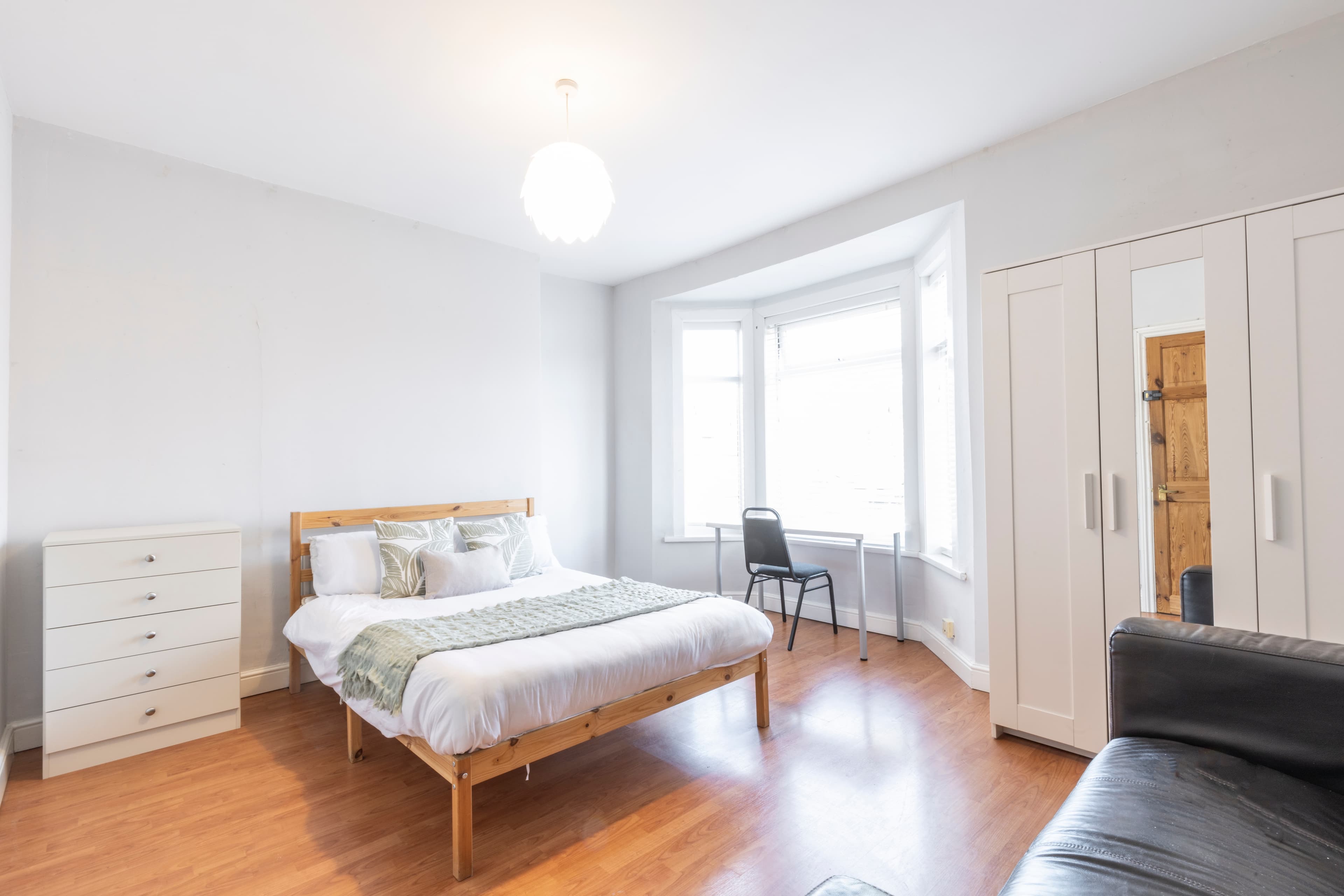 4 Bed House - Exmouth Street thumbnail 6