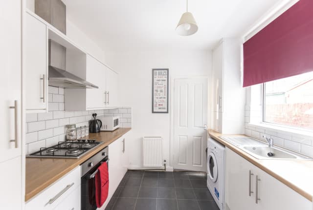 4 Bed House - Ventnor Street photo 1