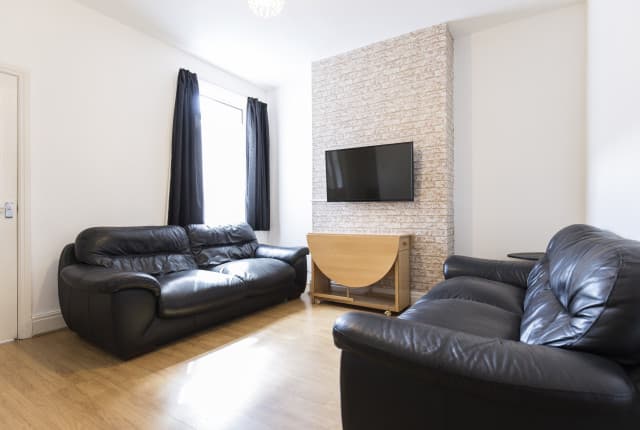 4 Bed House - Ventnor Street thumbnail 2