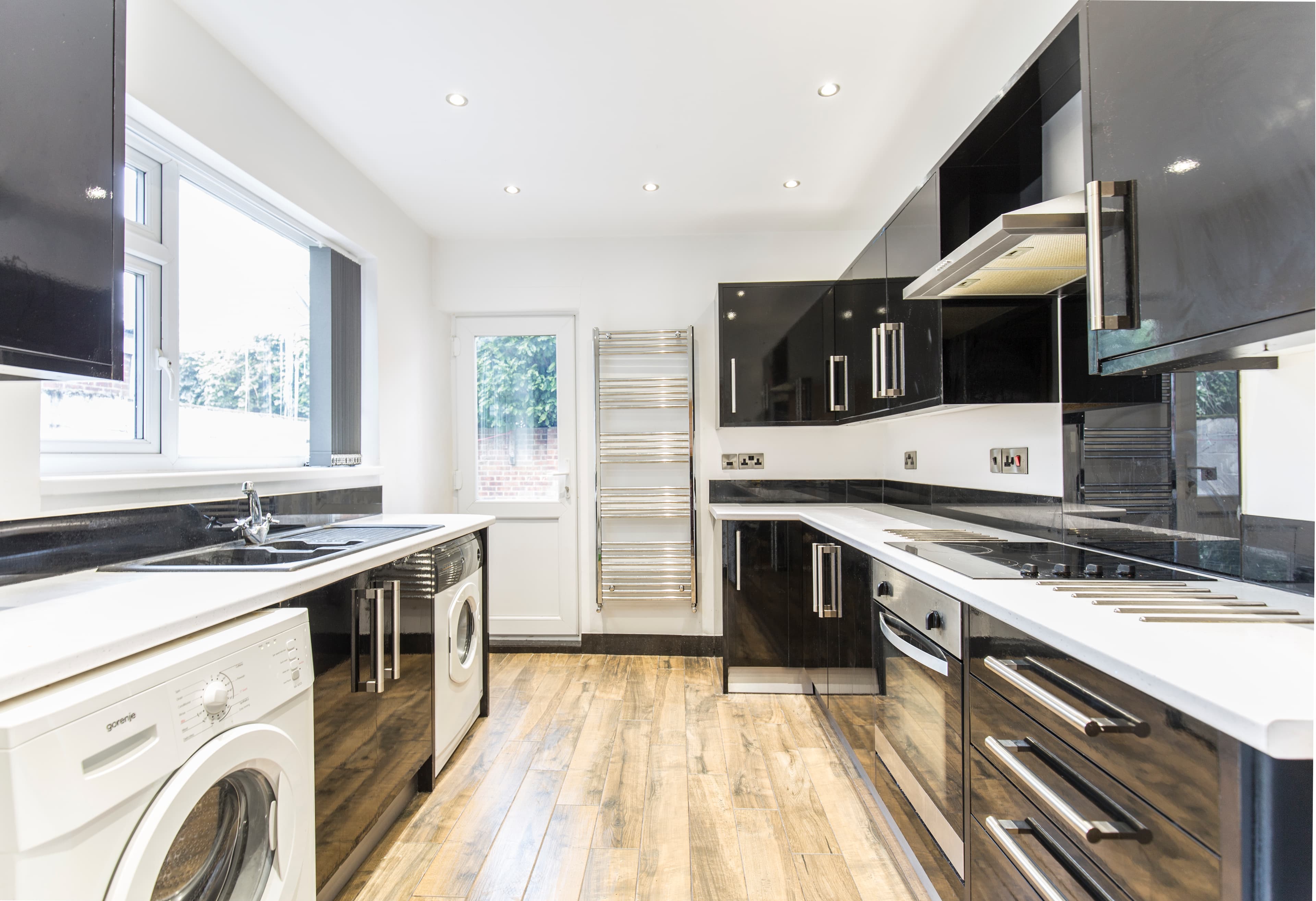 4 Bed House - Grafton Street photo 1