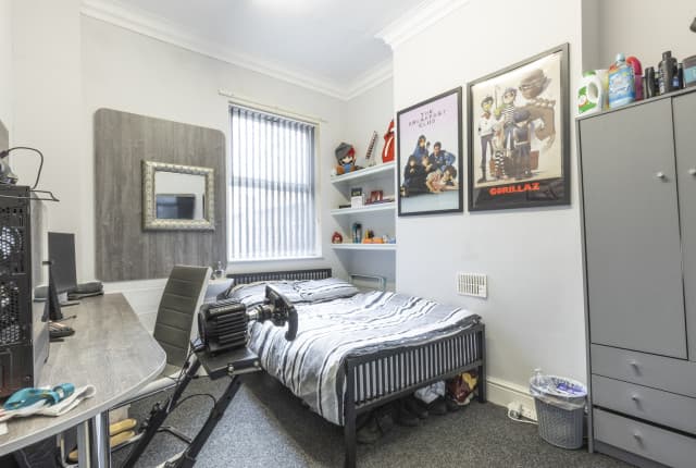 5 Bed House - Grafton Street thumbnail 6