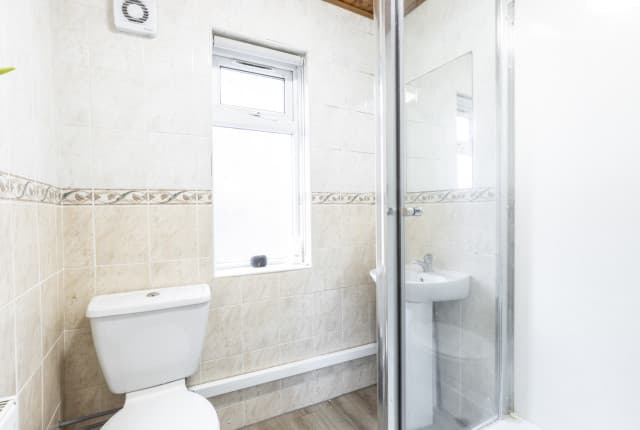 5 Bed House - Grafton Street thumbnail 8