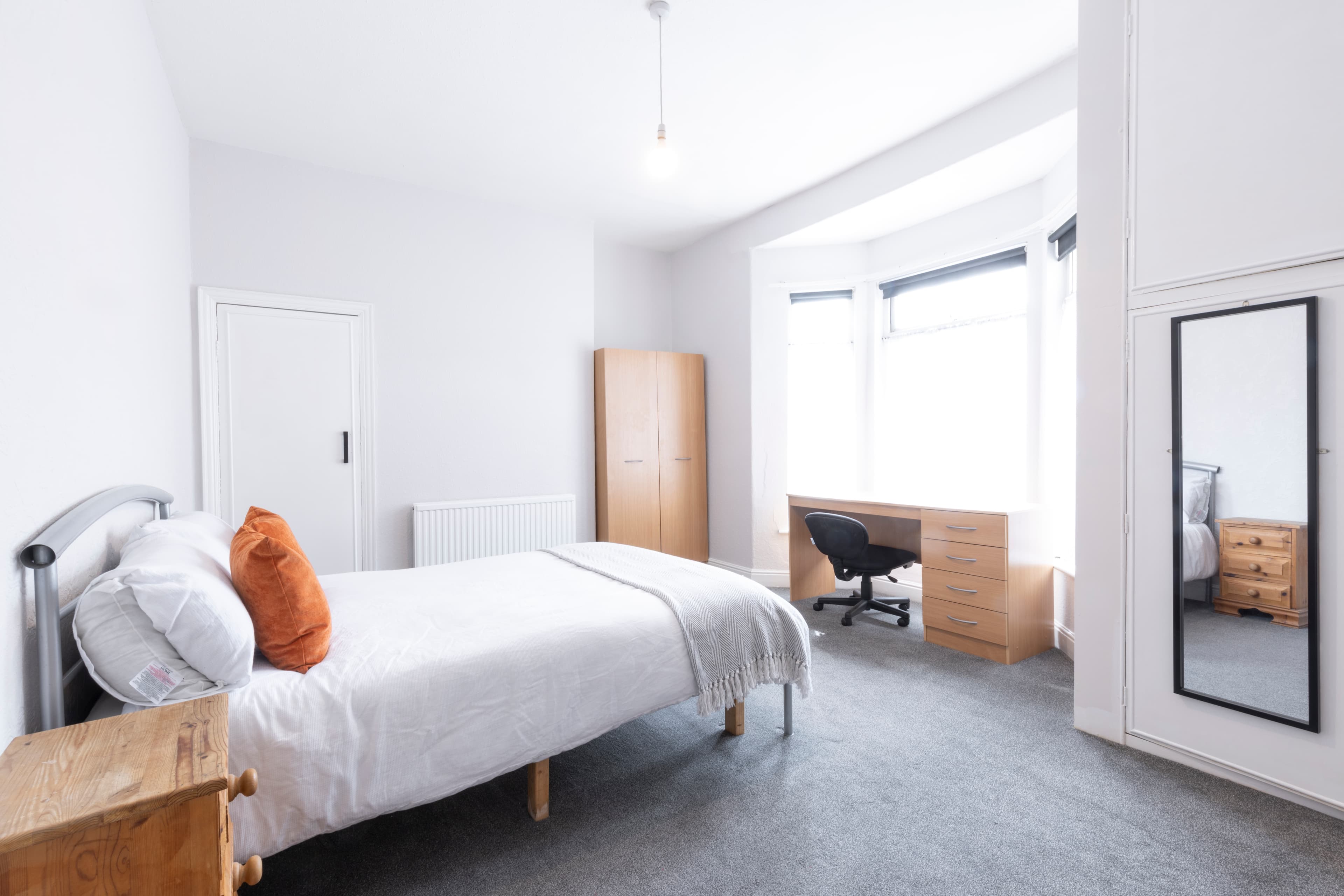 3 Bed House - Hardy Street thumbnail 3