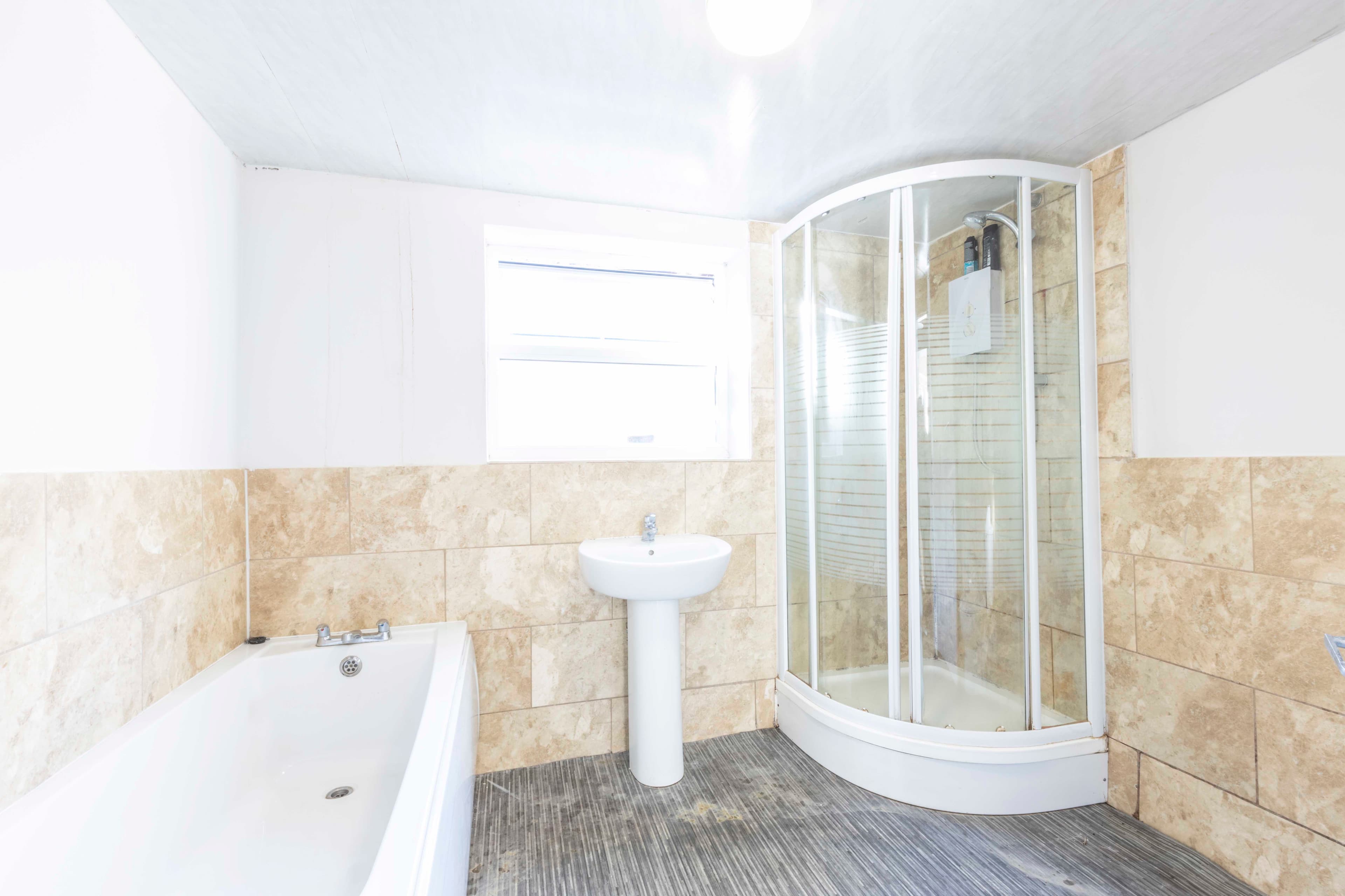 3 Bed House - Hardy Street thumbnail 6