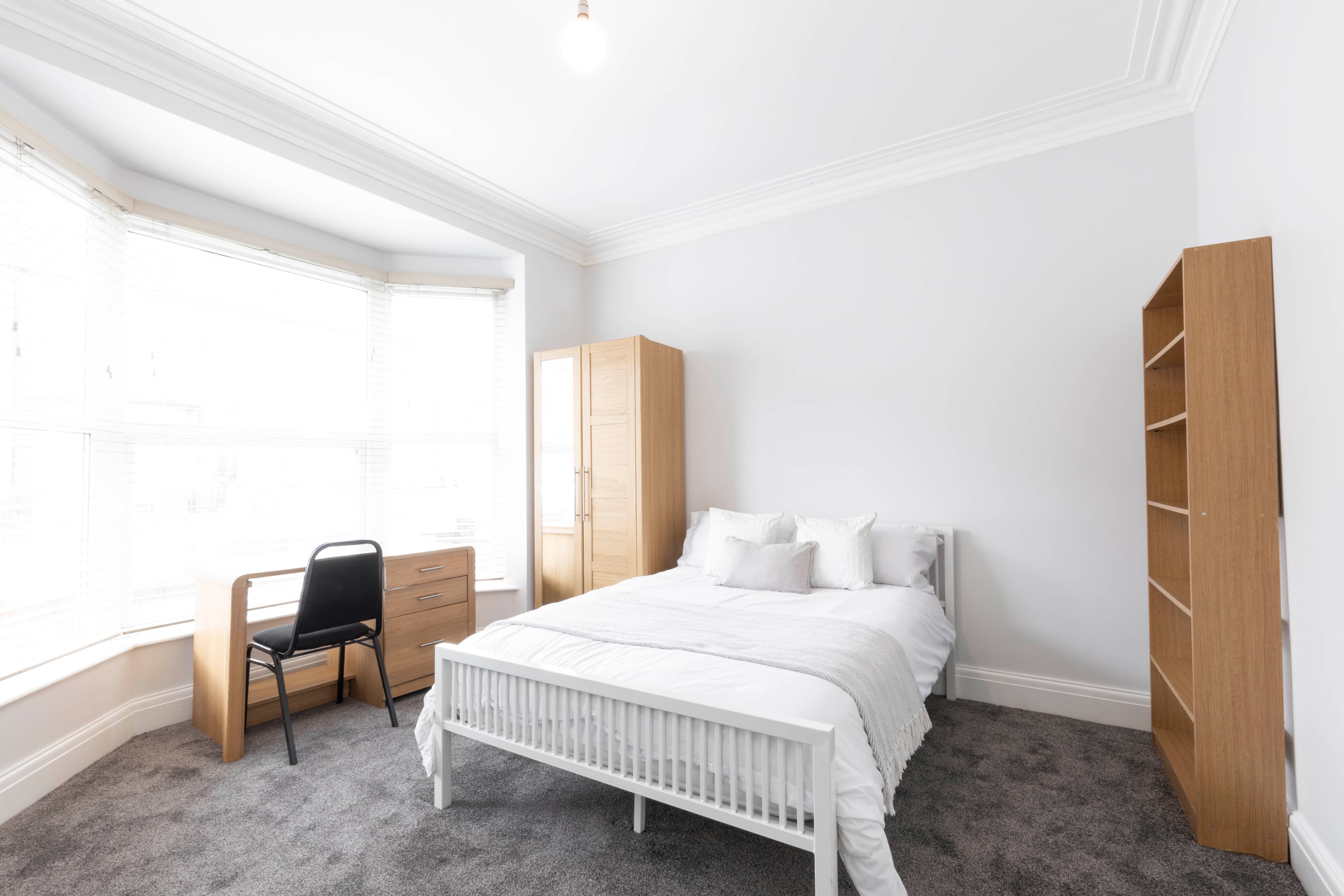 4 Bed House - Raglan Street thumbnail 3