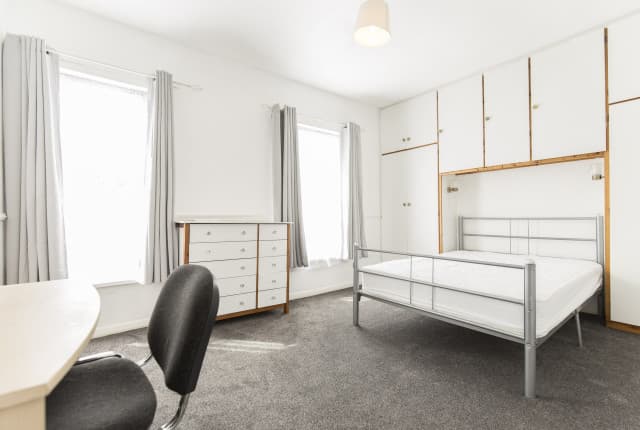 3 Bed House - Walgrave Street thumbnail 5