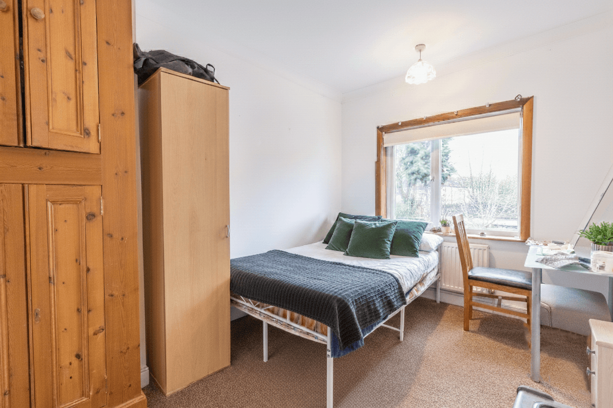 3 Bed House - Etherington Road thumbnail 4