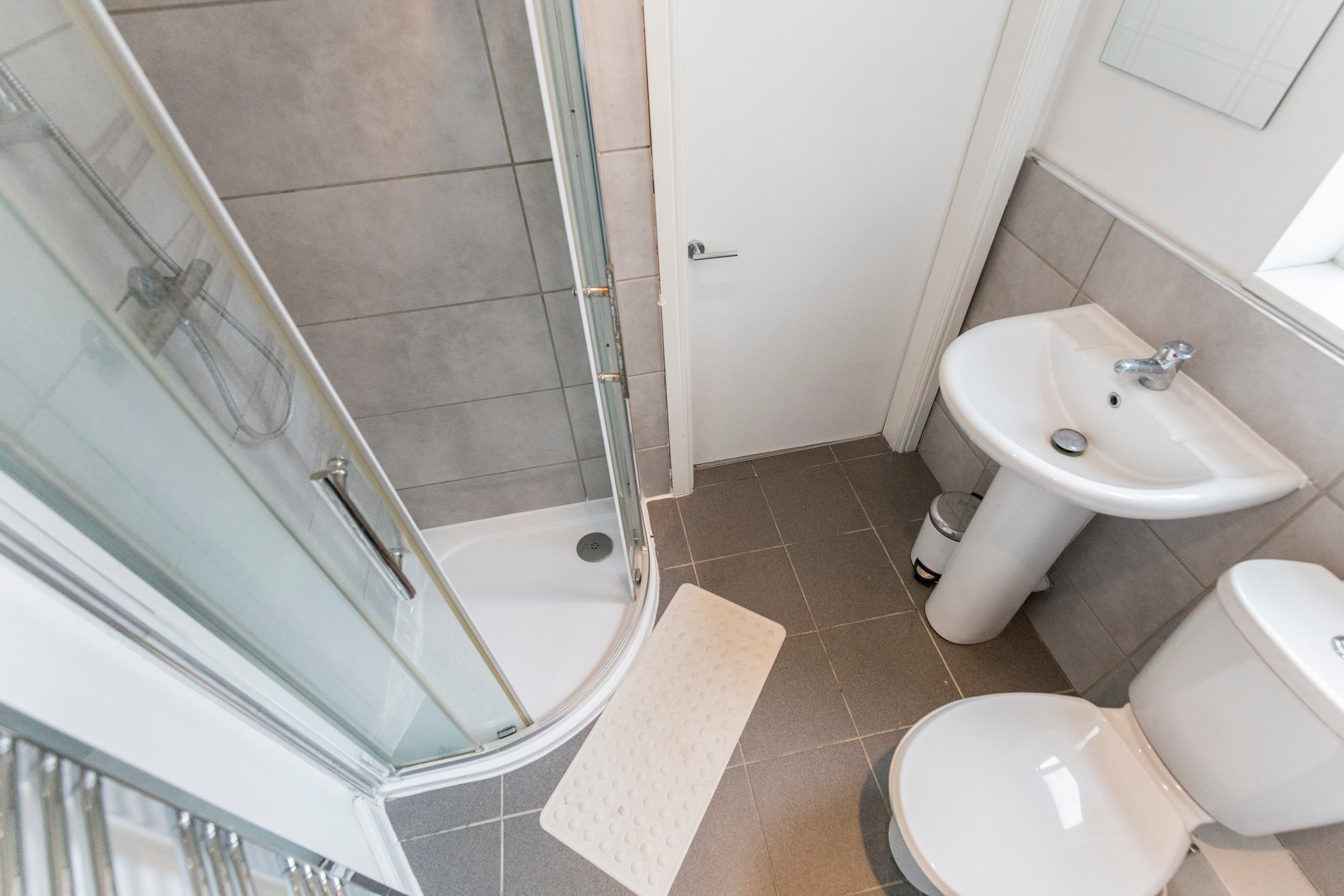 5 Bed House - Vermont Street thumbnail 4