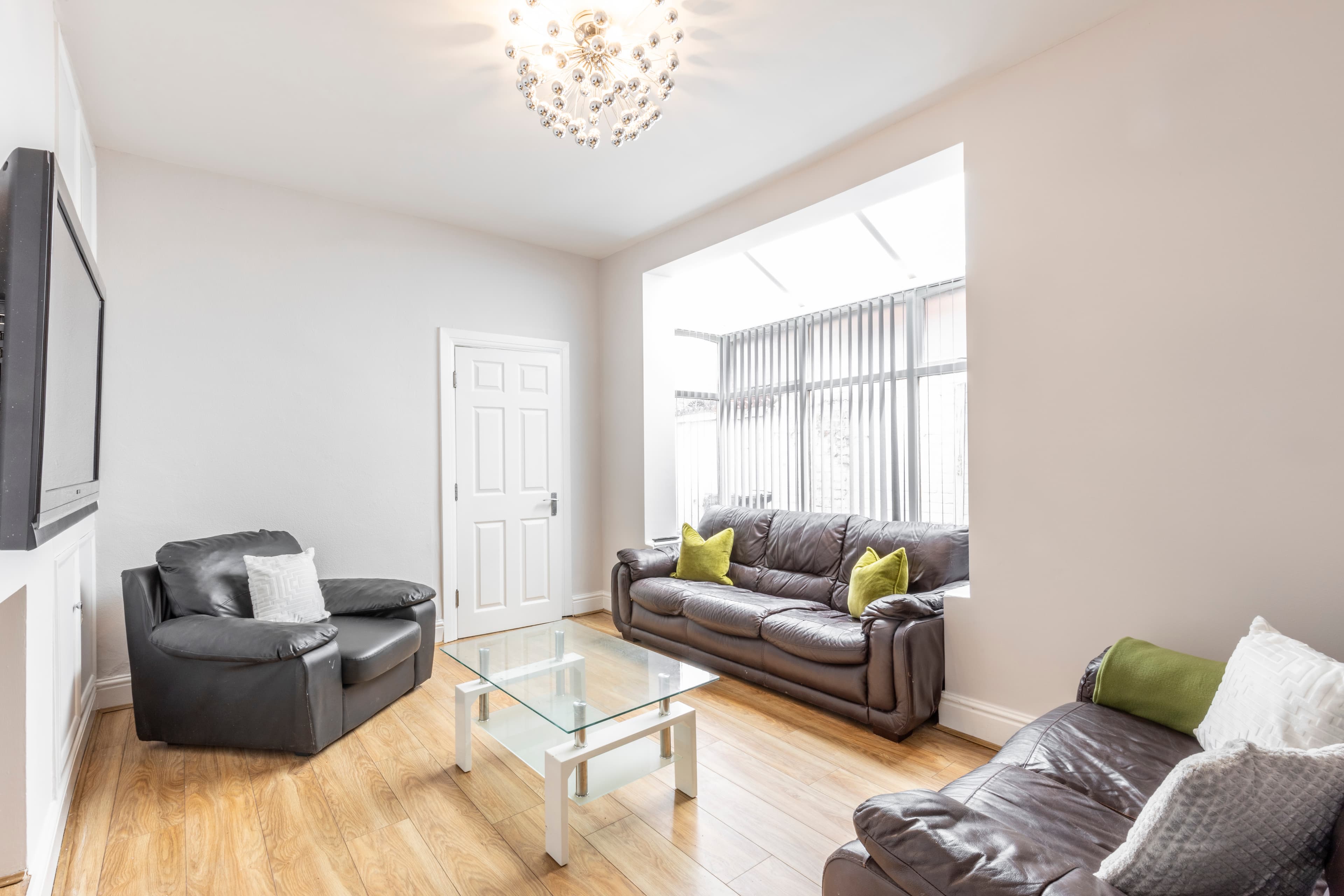 5 Bed House - Wellesley Avenue thumbnail 3