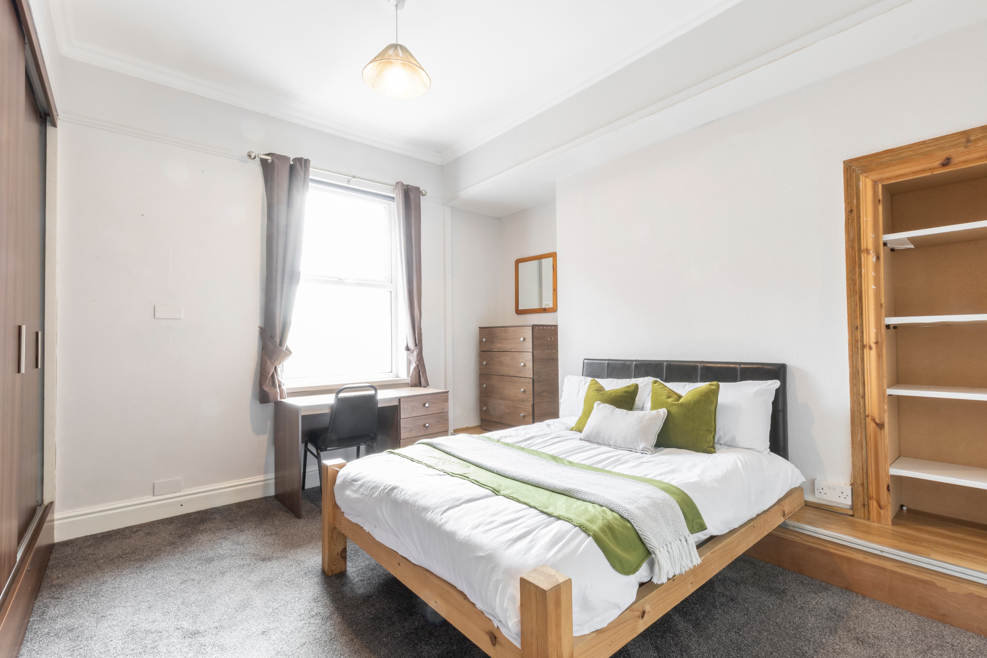 5 Bed House - Wellesley Avenue thumbnail 9