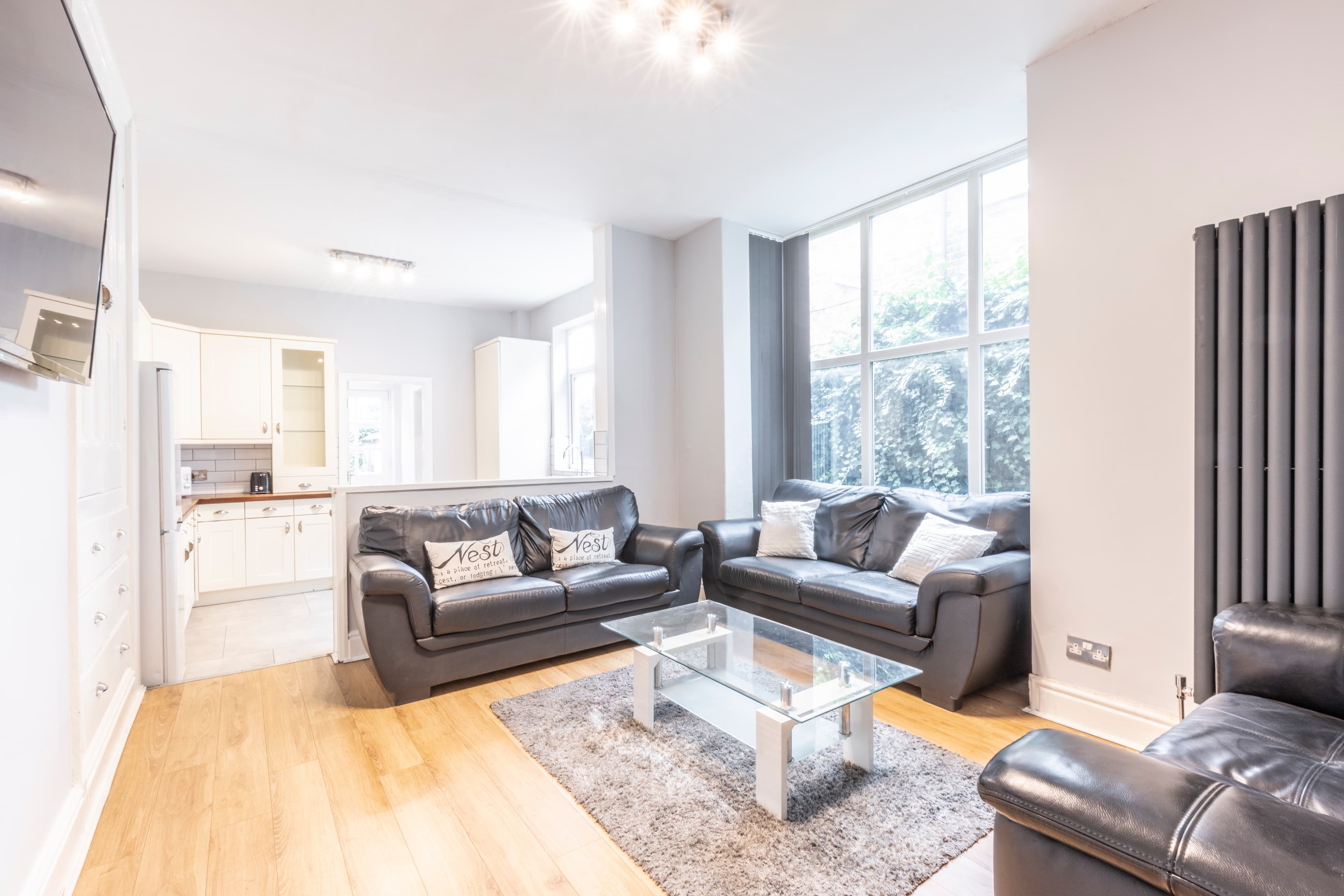 6 Bed House - Wellesley Avenue thumbnail 3